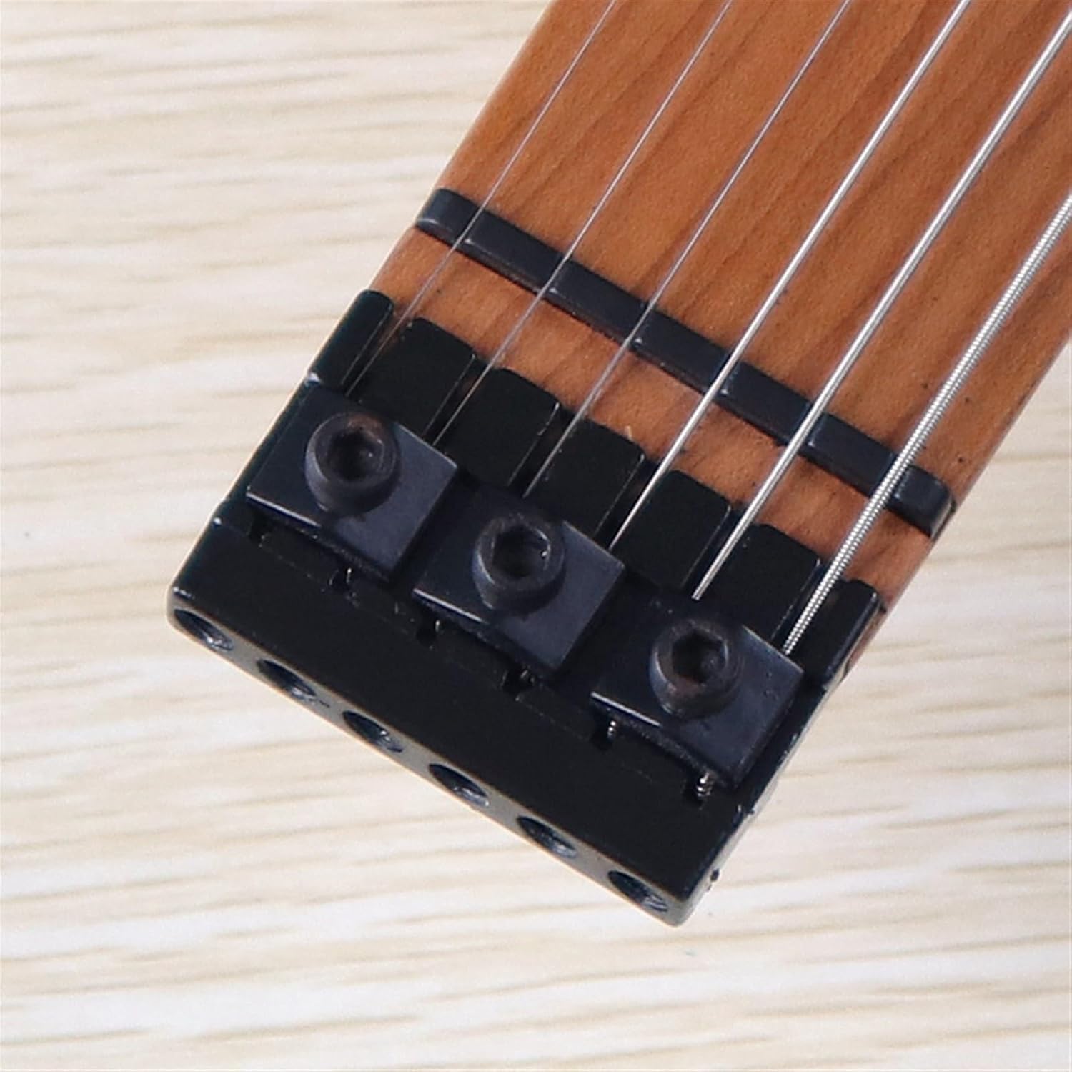 High Gloss Headless Electric Guitar 30 Inch Travel Guitar Solid Basswood Body Canada Maple Fingerboard Professional Headless Guitar (Color : 01)