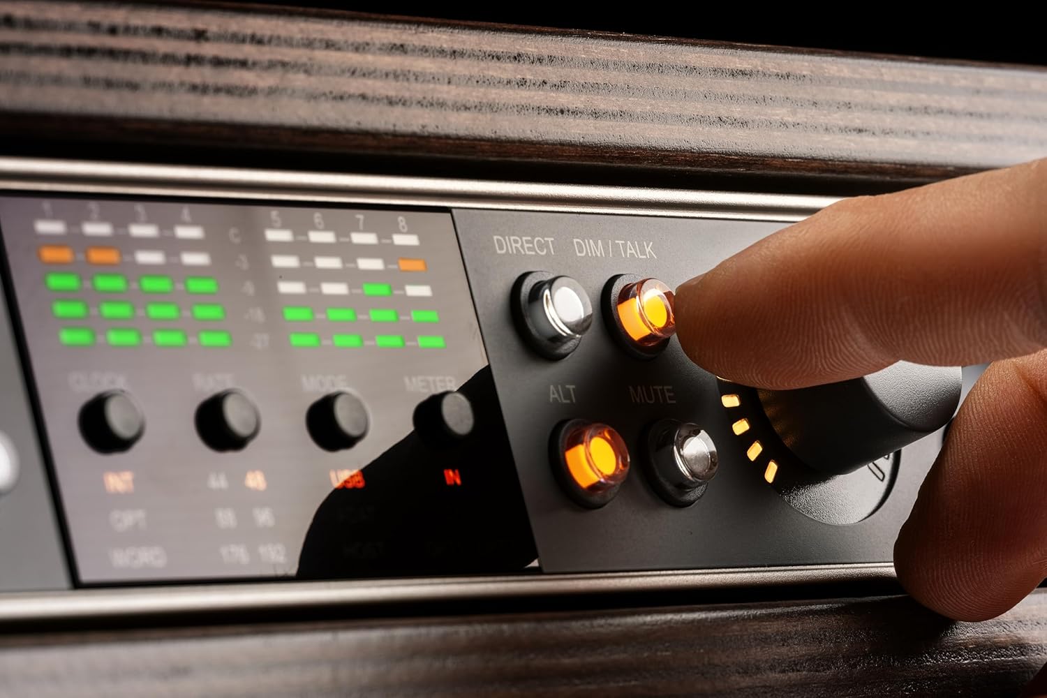 Universal Audio Volt 876 24x28 USB Audio Interface