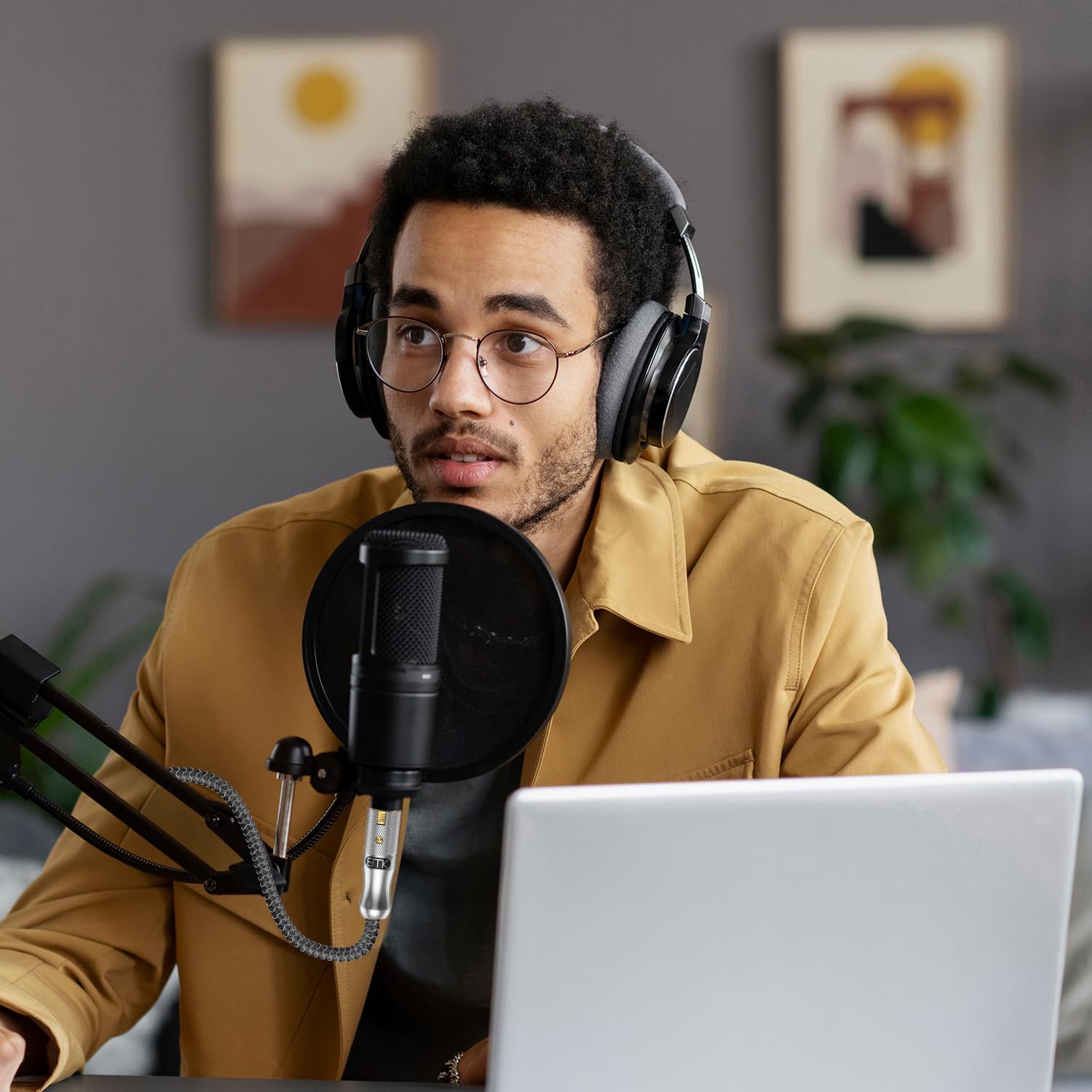 EMK XLR Microphone Cable 3-Pin Balanced (Male to Female) - 10M/30Ft Professional Audio Cord for Behringer Mixer, Mic Preamplifier, Speaker Systems - Oxygen-Free Copper, Gold-Plated Connectors (Silver)