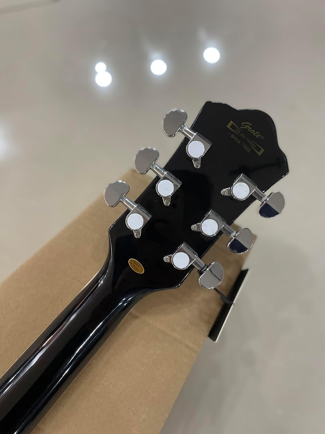 Left-handed，Semi-Hollow Electric Guitar, Black Flamed Maple Top, Chrome Hardware, F-Hole Design