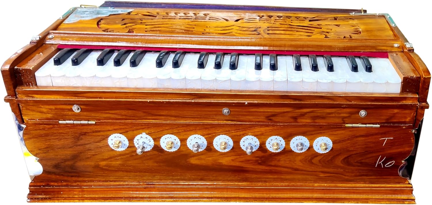 Harmonium, Maanvish Professional Harmonium Standard,Double Reeds, 3 1 4 Octaves, 9 Stops, 4 Extra Notes, Padded Bag