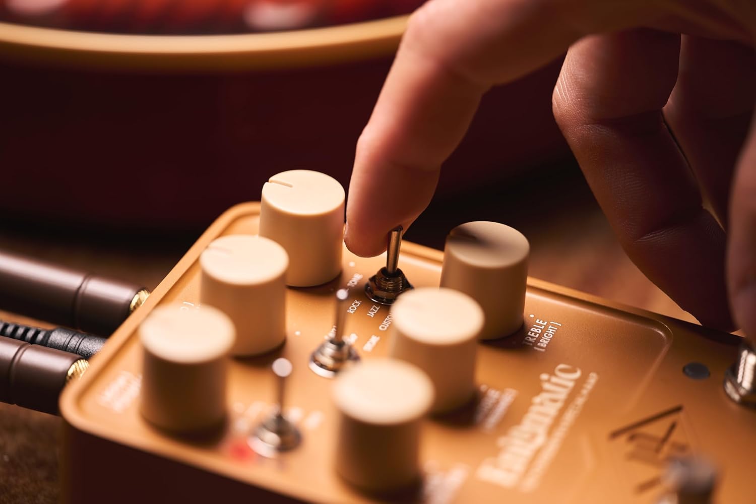 Universal Audio Enigmatic 82 Effect Pedal