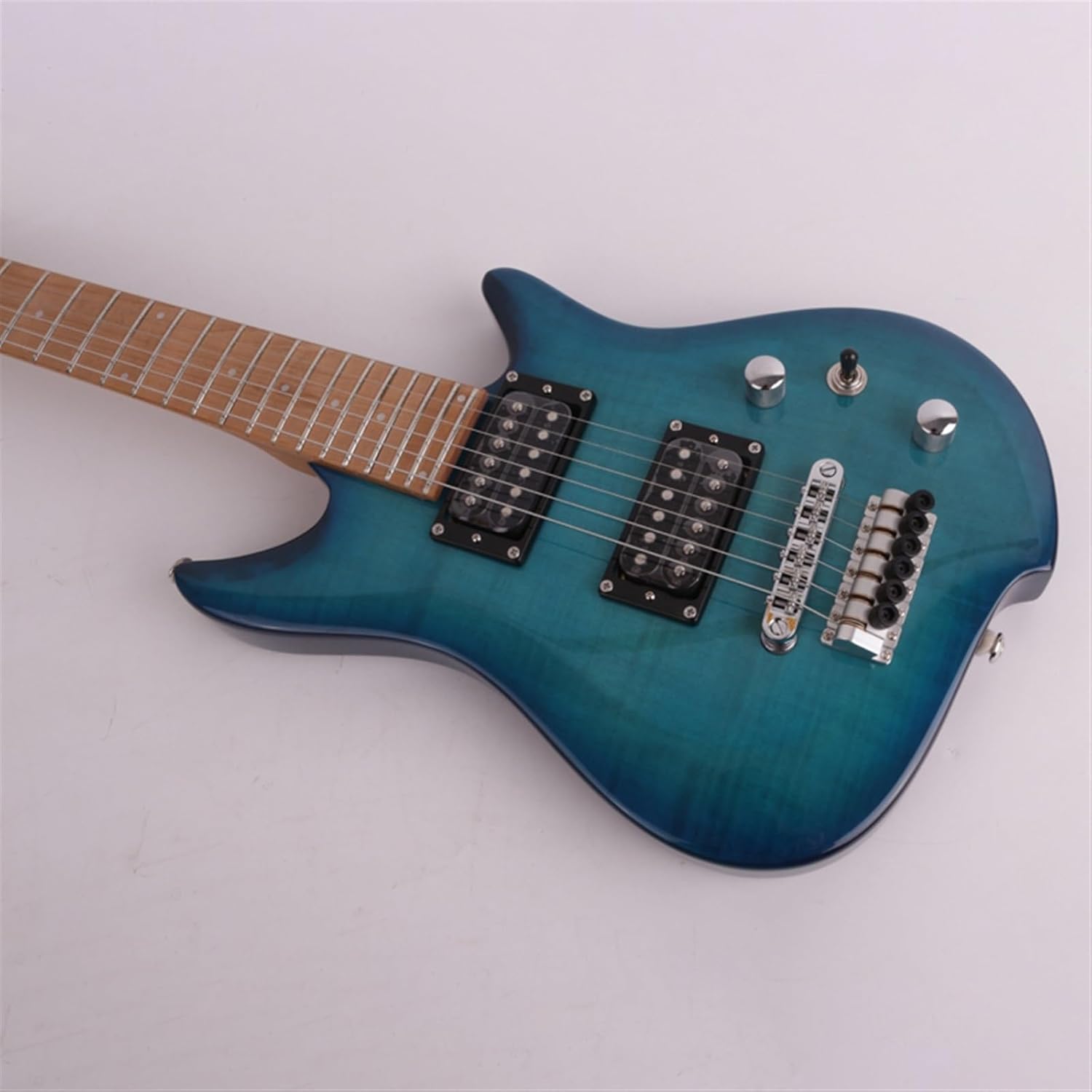 Mahogany with Flamed Maple Top Body Maple Neck Fingerboard Headless Travel Portable Electric Guitar Professional Headless Guitar