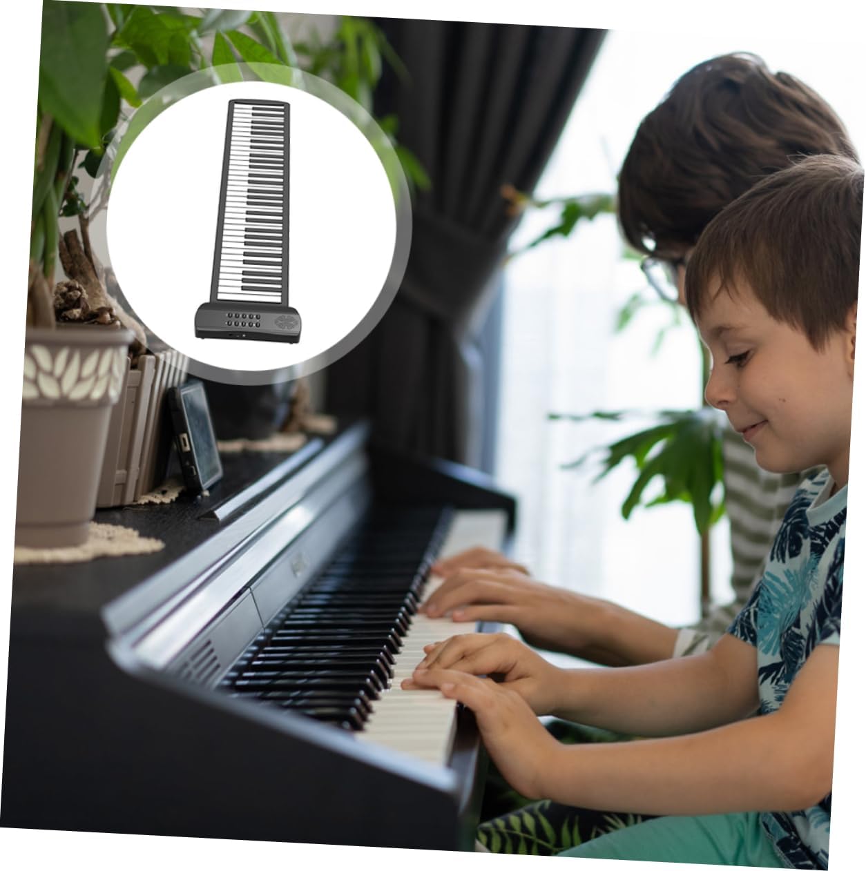 Roll-up Piano Keyboard 61 Keys Portable Electronic Hand Roll Piano Ideal for All Ages