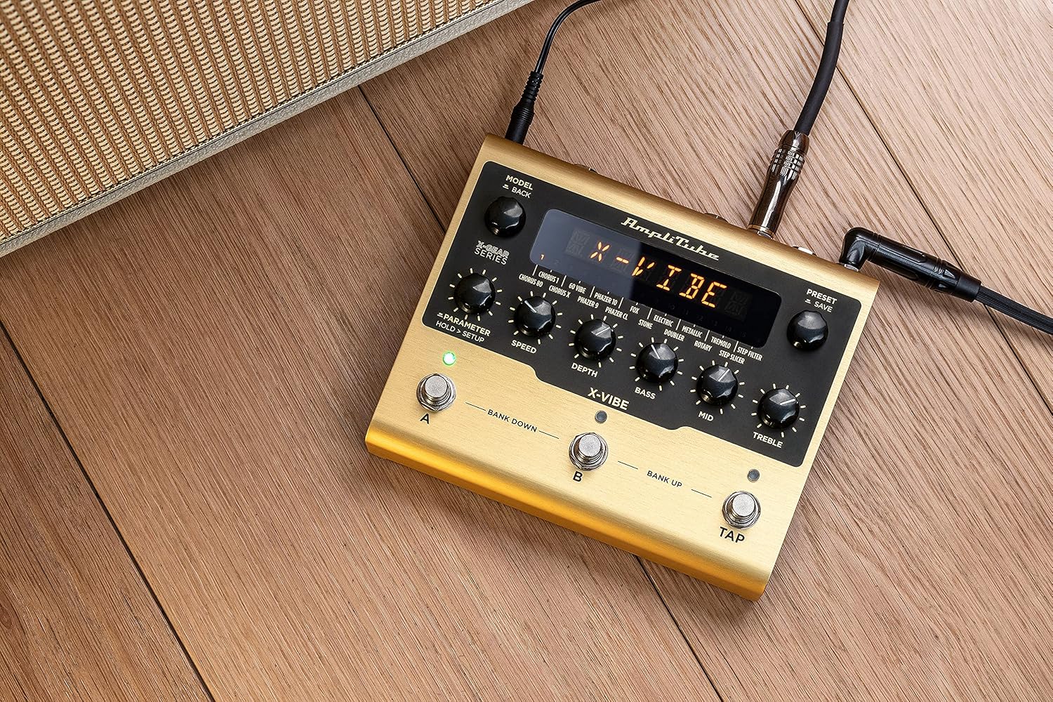 IK Multimedia AmpliTube X-VIBE Modulation Pedal, hyper-realistic emulations, true stereo, software and hardware integration