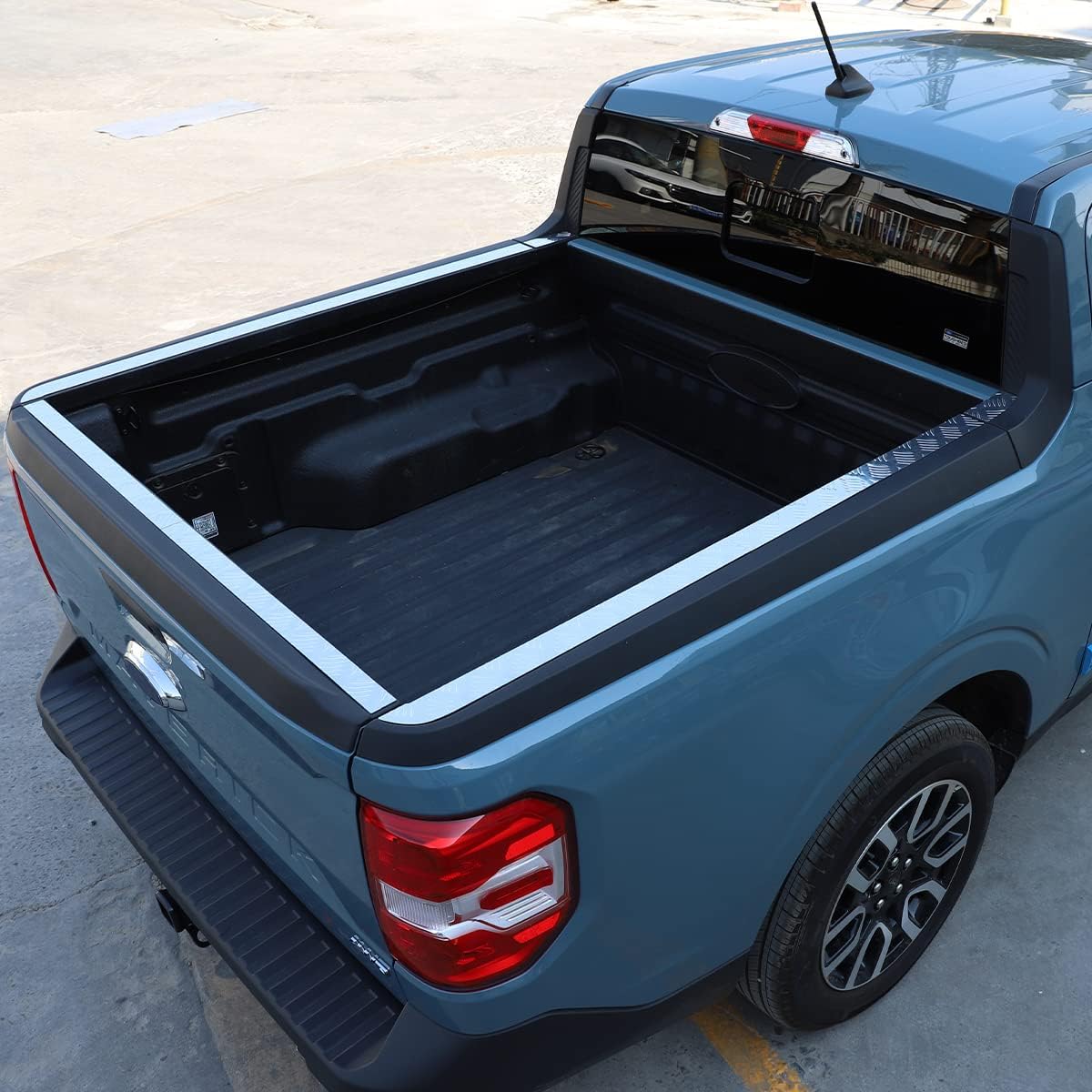 Car Truck Rear Slot Top Edge Guard Compatible with Ford Maverick 2022 Tailgate Spoiler Cap Tailgate Cover Molding Top Upper Protector Cap Strip Trunk Tailgate Top Edge Guard Trim Exterior Accessories