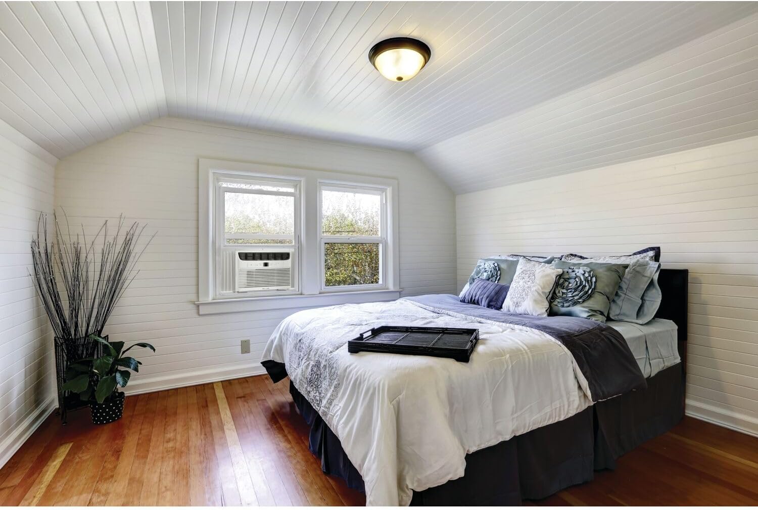 Frigidaire 6,000 BTU Window Air Conditioner & Dehumidifier, 115V, Cools up to 250 Sq. Ft. for Apartment, Dorm Room & Small/Medium Rooms, with Remote Control, Programmable Timer, and Sleep Mode, White