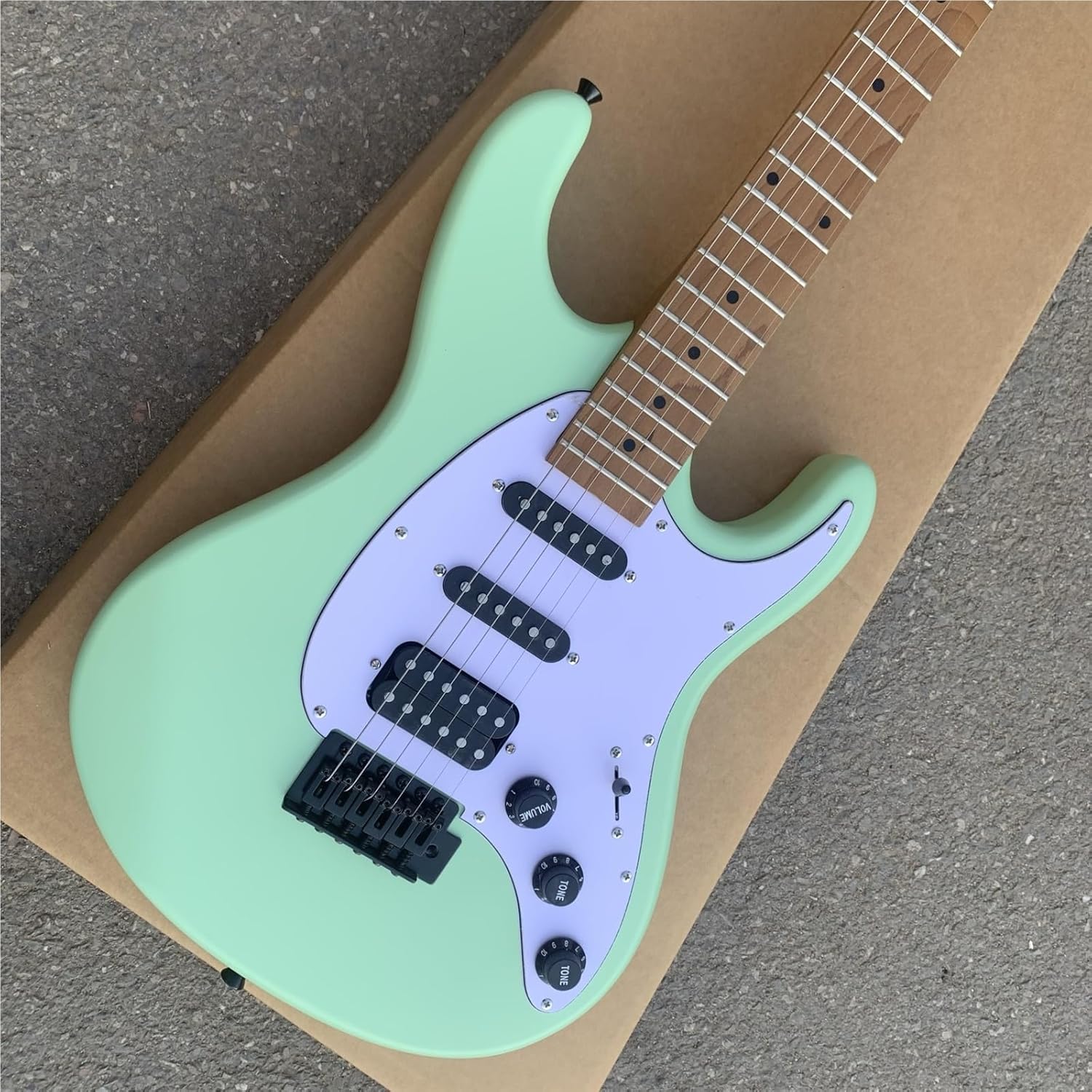 Beginner Electric Guitar Kits Professional SSH Green Charcoal Grilled Maple Solid Wood Electric Guitar