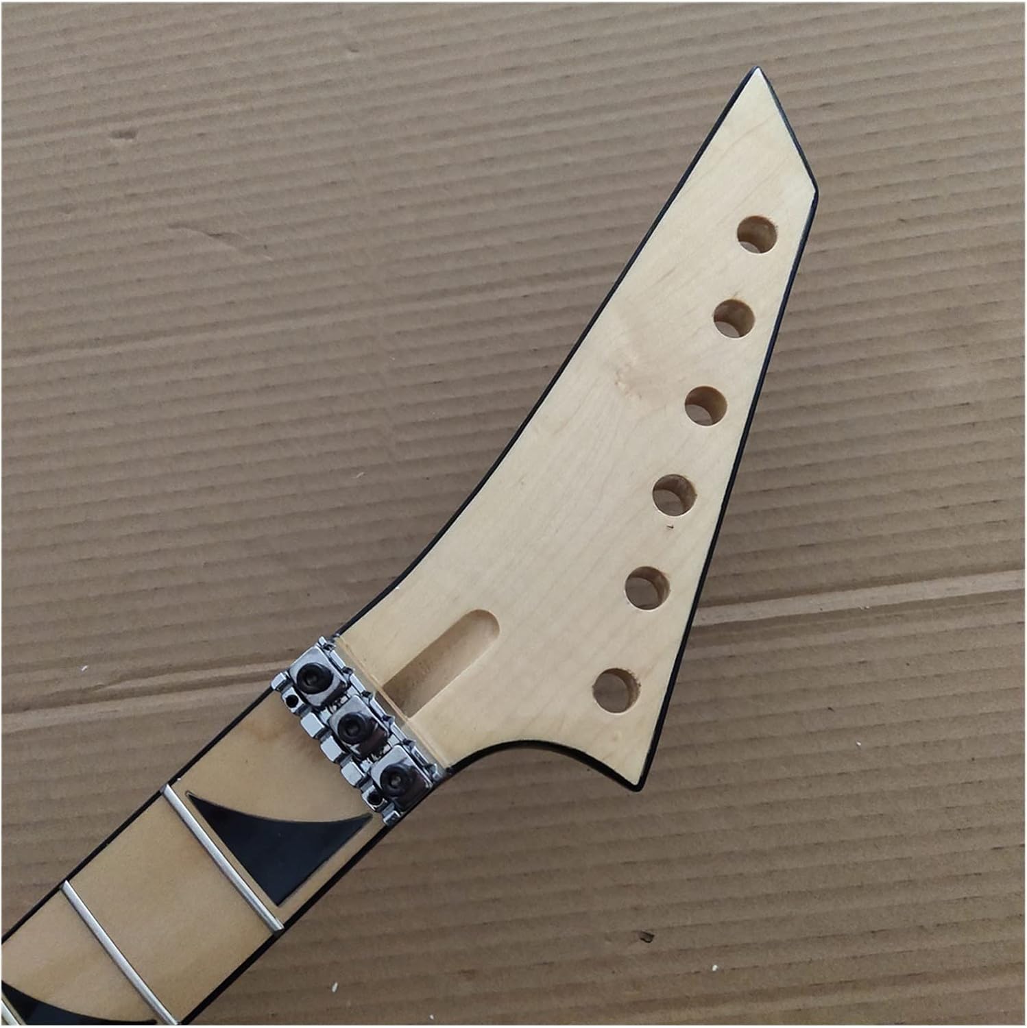 Left Head 24 Frets Maple Electric Guitar Neck Replacement Maple Fingerboard Locking Nut Gloss Guitar ​Neck Replacement