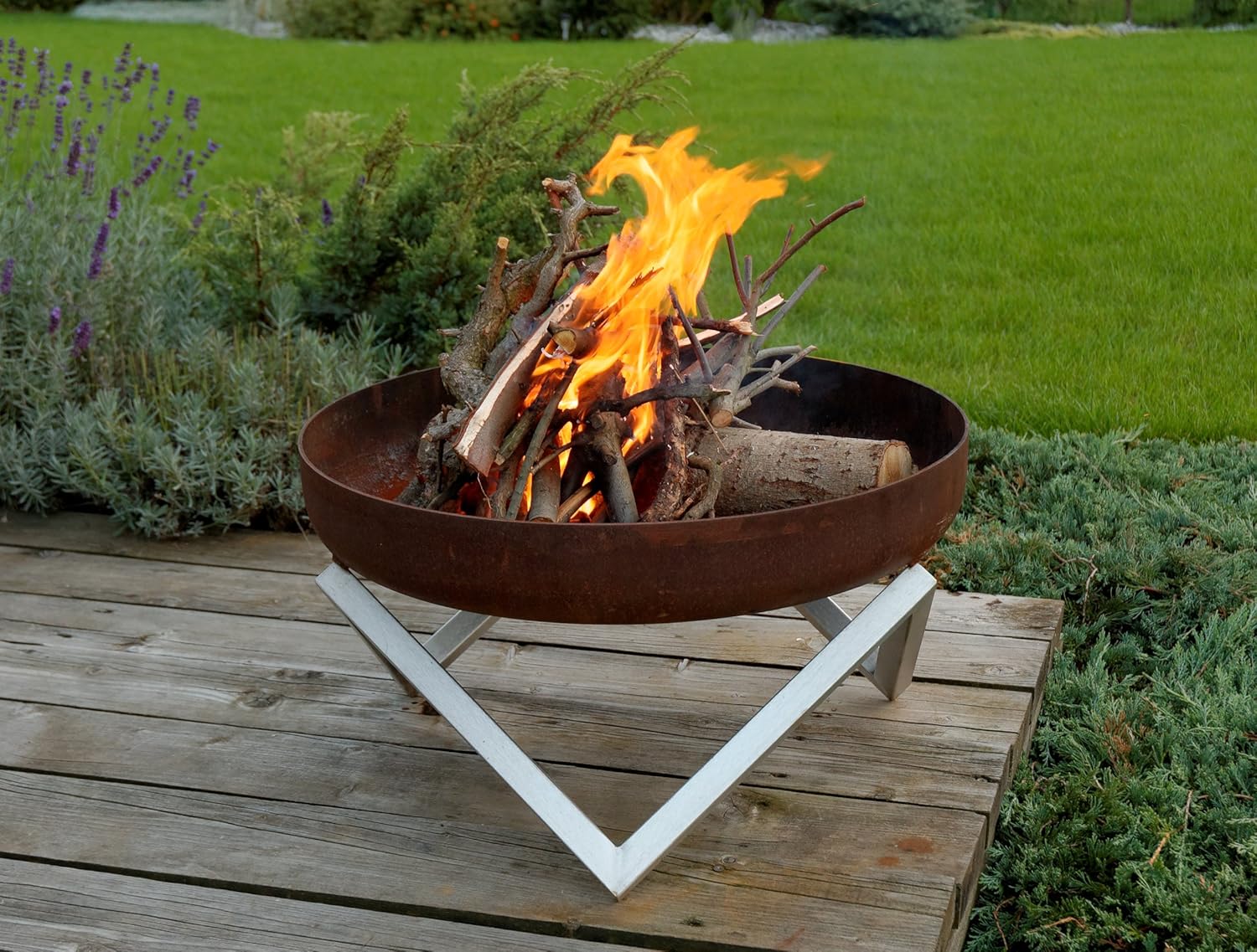 Curonian Memel Solid Steel Medium Fire Pit