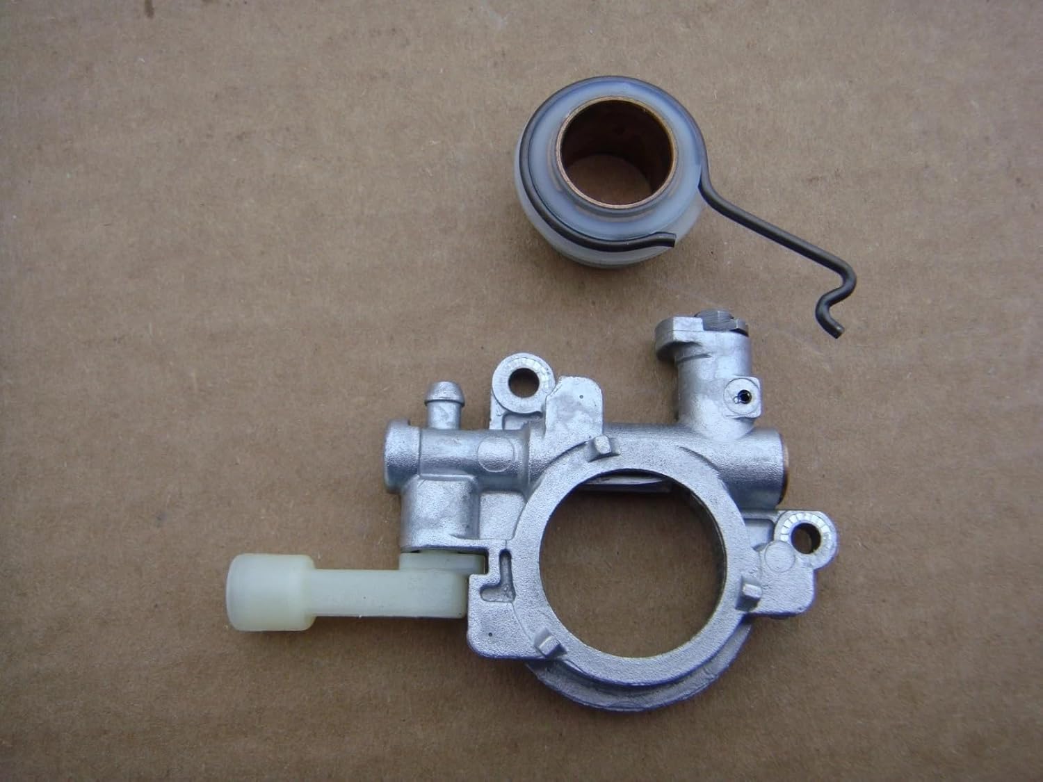 Genuine new 029 039 MS290 MS311 MS390 MS391 CHAINSAW OIL PUMP & WORM GEAR,Replacement for STIHL OEM