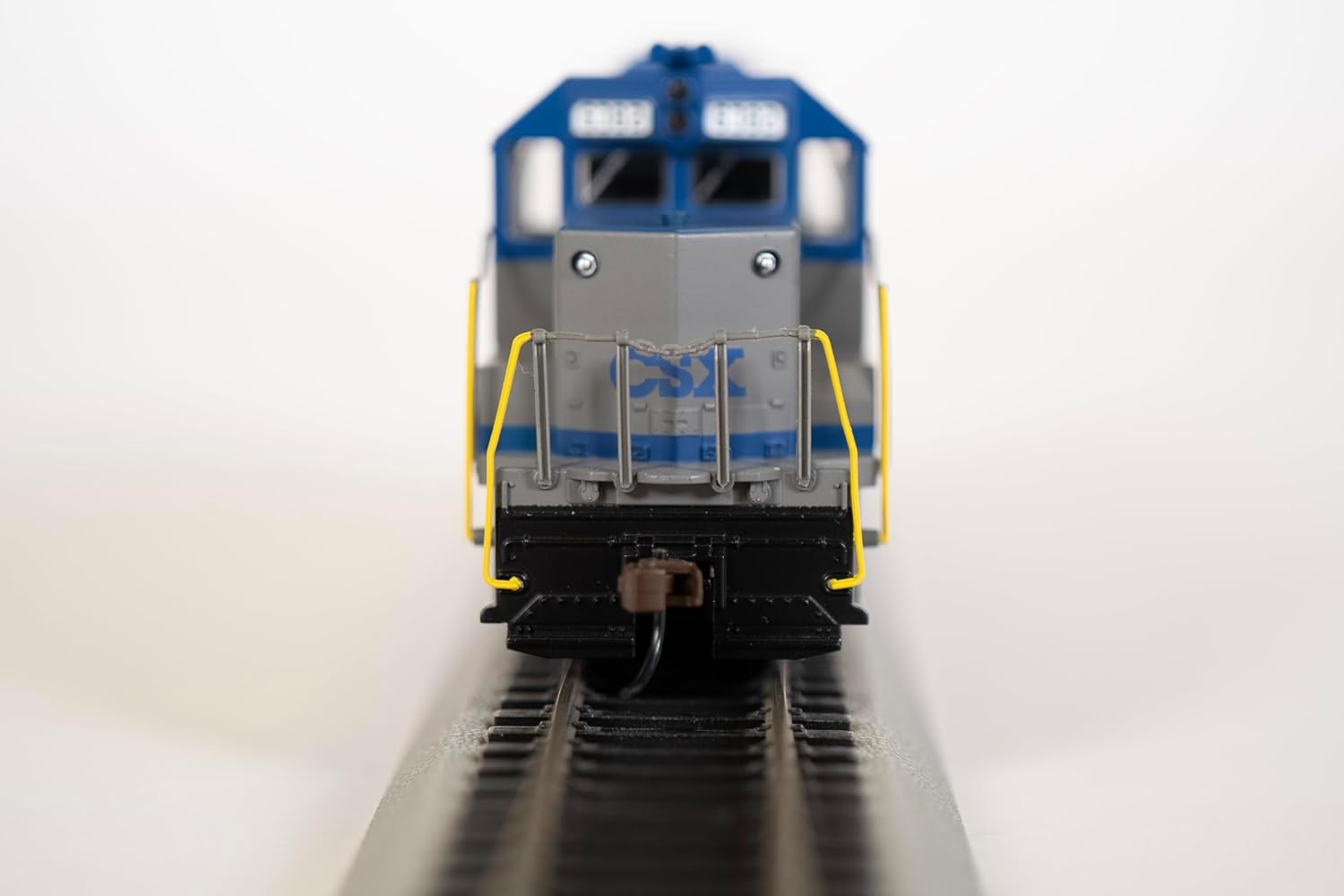 Bachmann Trains - EMD GP40 - DCC Sound Value Equipped Locomotive - CSX® #6382 (CSX® Transportation) - HO Scale