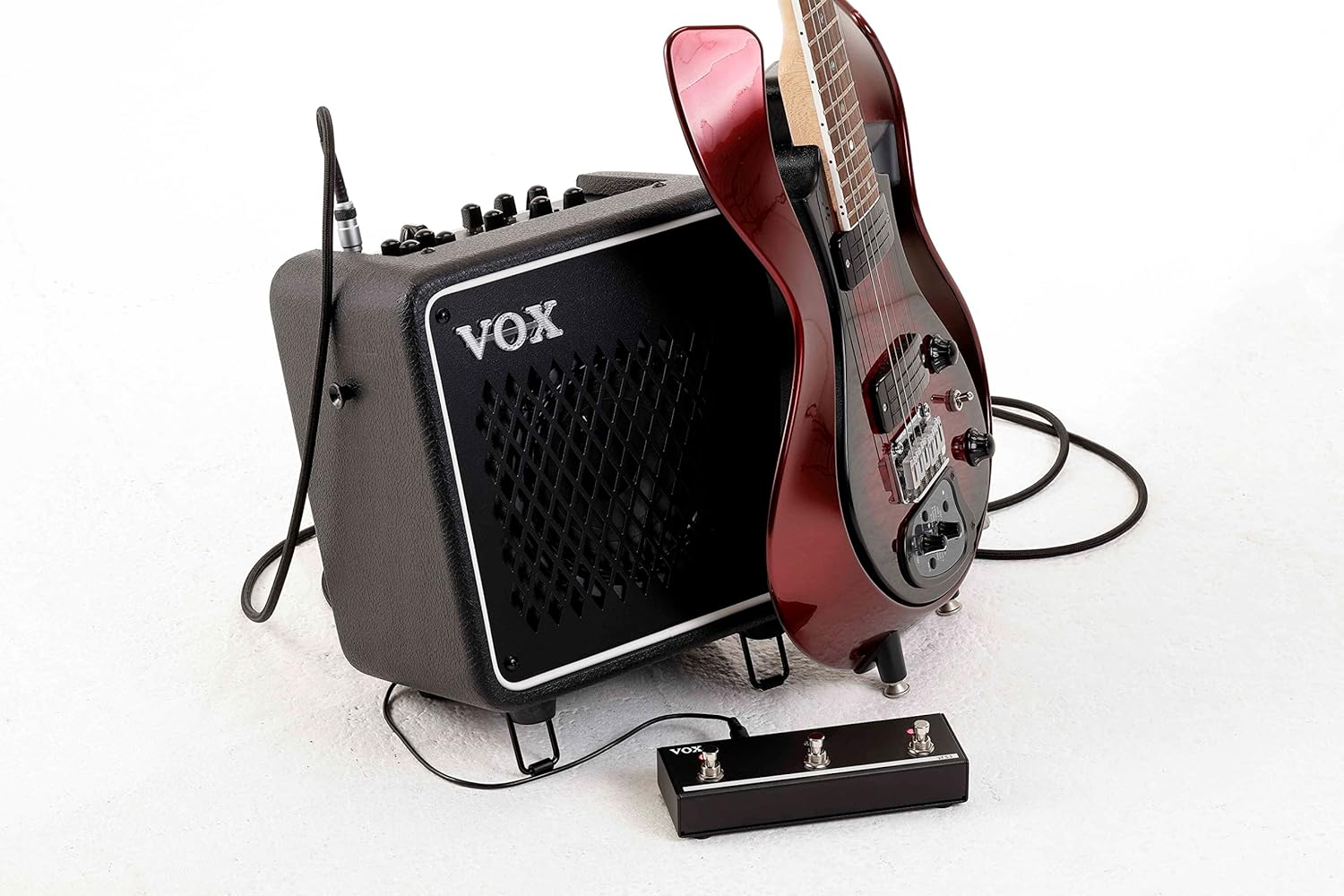 Vox Mini Go 10 1x6.5 inch 10-watt Portable Modeling Guitar Amplifier w/ 9 Amp Voices, 8 FX Types, and USB Battery Power