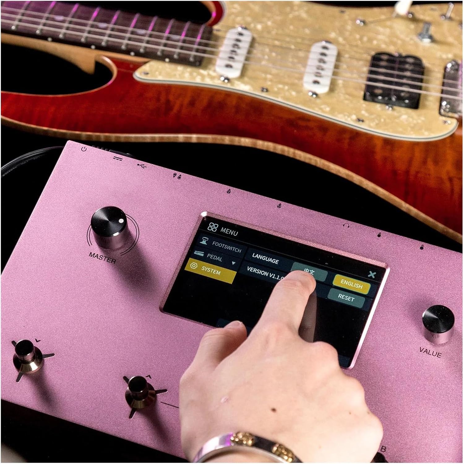 Professional Guitar Effects Pedals Multi function Effects Guitar Amplifier With LCD Touch Screen And 160 Models(With battery1)