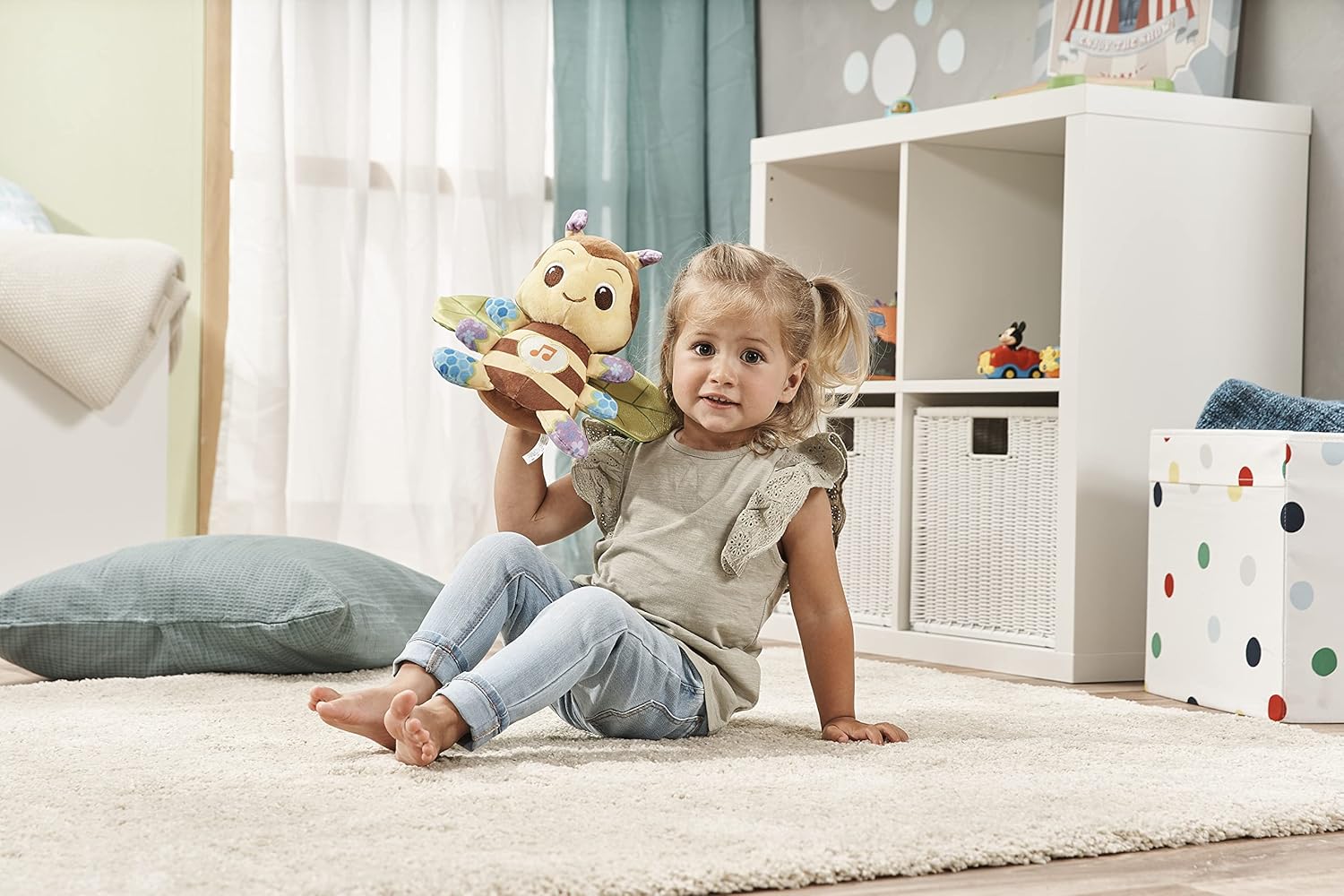 VTech Busy Musical Bee | Interactive & Sensory Cuddly Toy with Lights & Music | Suitable for Ages 3-24 Months | English Version