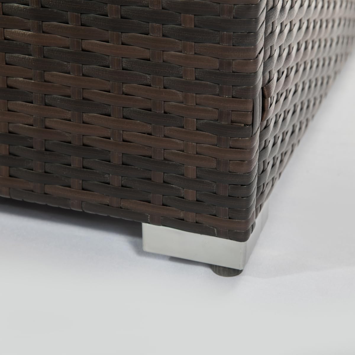 32-inch Square Dark Brown Wicker Propane Fire Pit Table, 40,000 BTU Outdoor Gas Fire Table with Glass Rocks for Patio, Garden, Porch