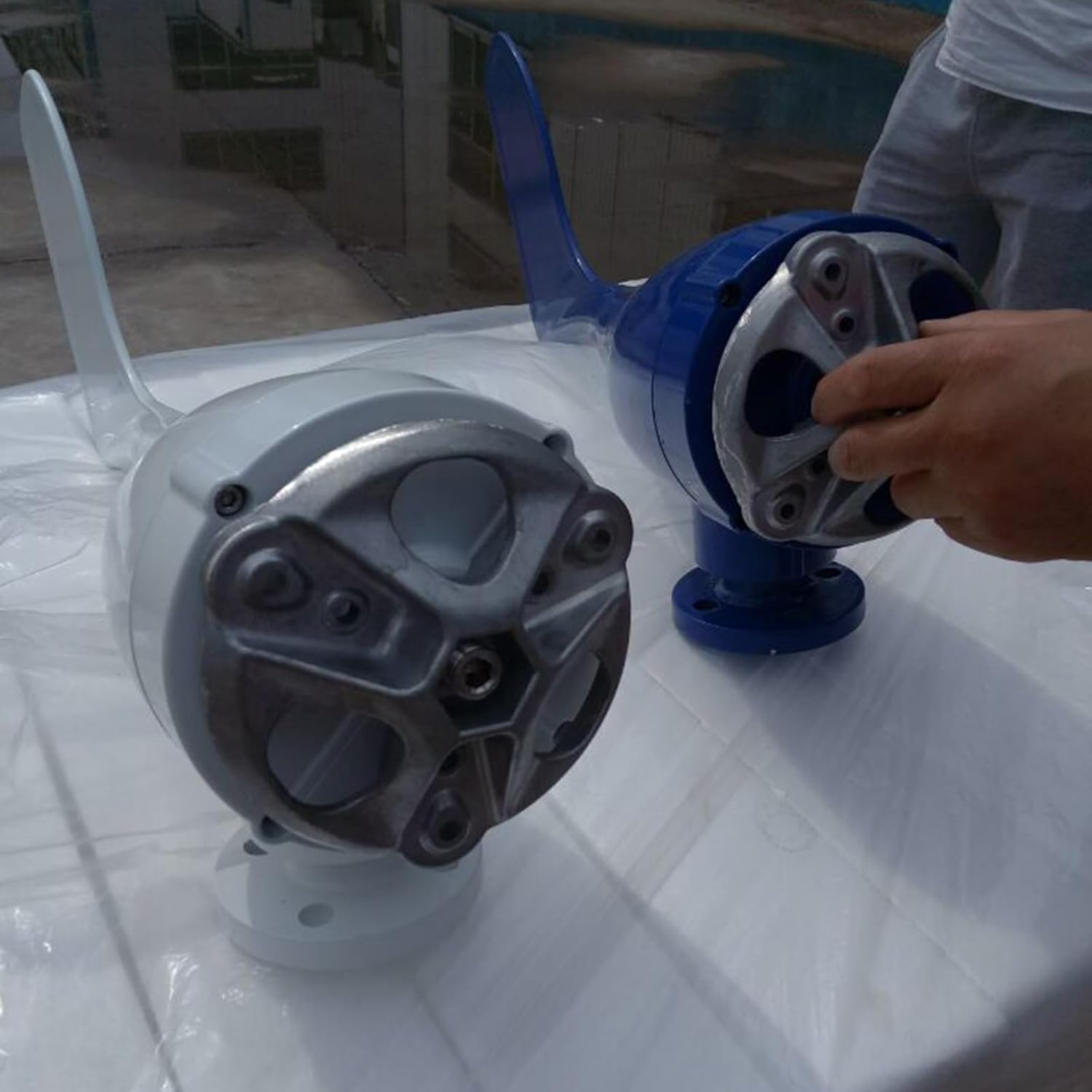 6 Blades Wind Turbine Hub and Cover DIY Horizontal Wind Turbine with Screw and Nut Kit DIY Wind Turbine Parts Small Windmill Accessories for Horizontal Wind Turbine Kit