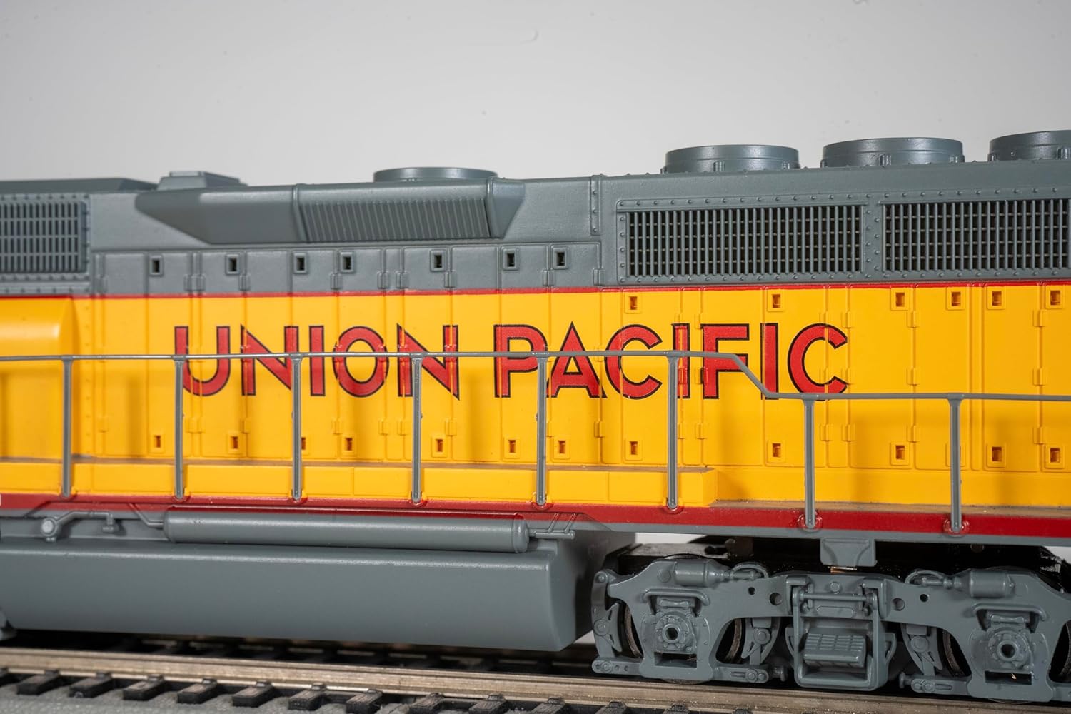 Bachmann Trains - EMD GP40 - DCC Sound Value Equipped Locomotive - Union Pacific® #858 - HO Scale