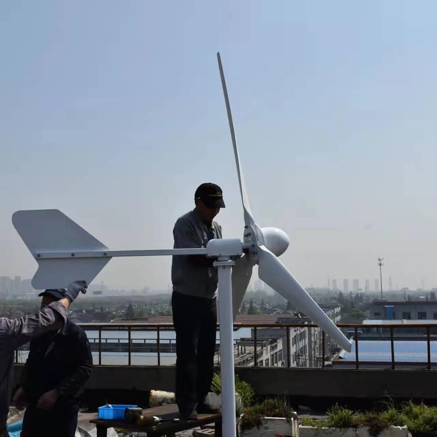 4000W Wind Turbine Set 48V 96V 120V 220V Grid-Connected System 4KW Wind Turbine Generator for Home Use, Marine Street Lights, and A Free Solar Garden Light (Color : 220V)