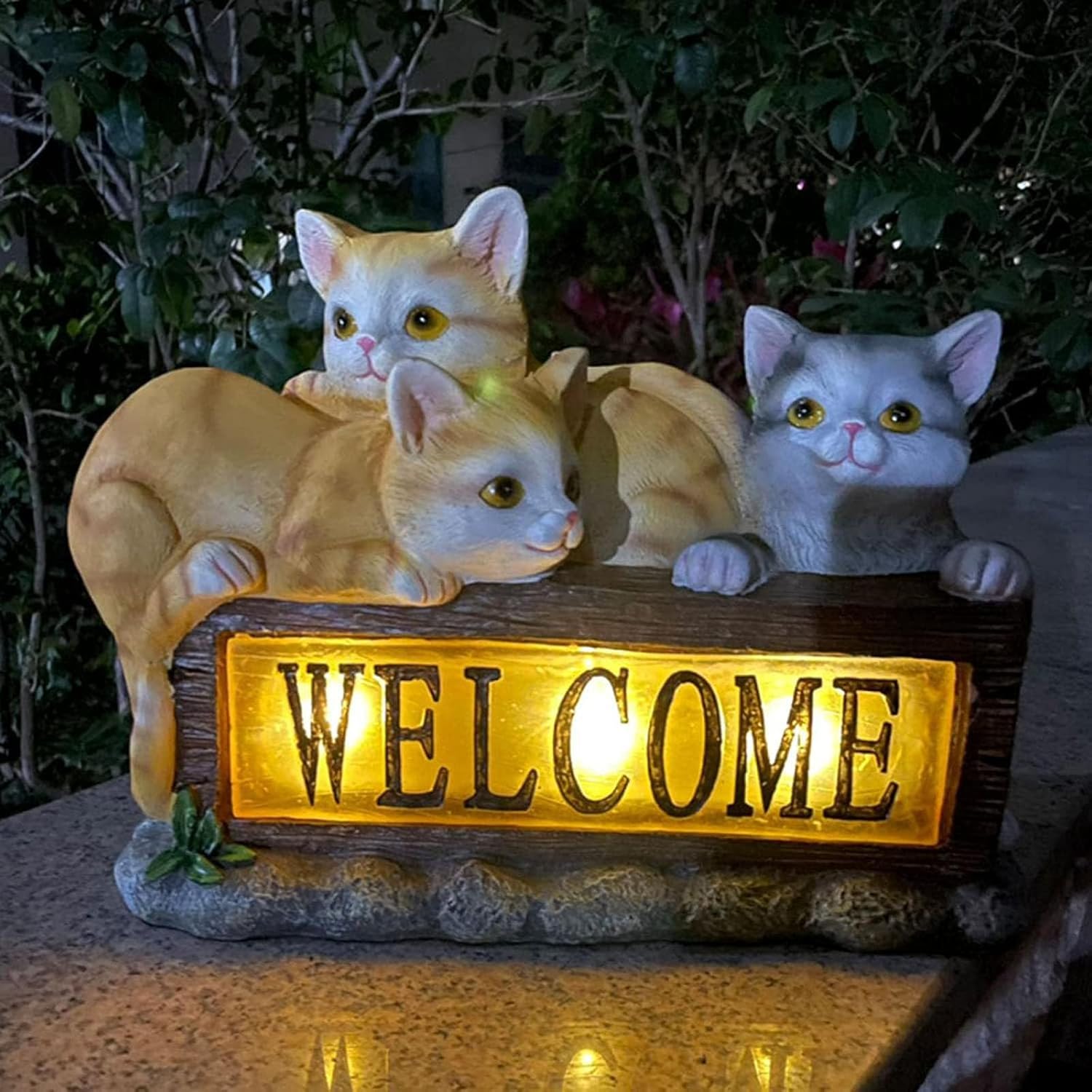 Garden Decor Cat Statue, Outdoor Patio Solar Figurine Light, Yard Decorations Ornaments (D)