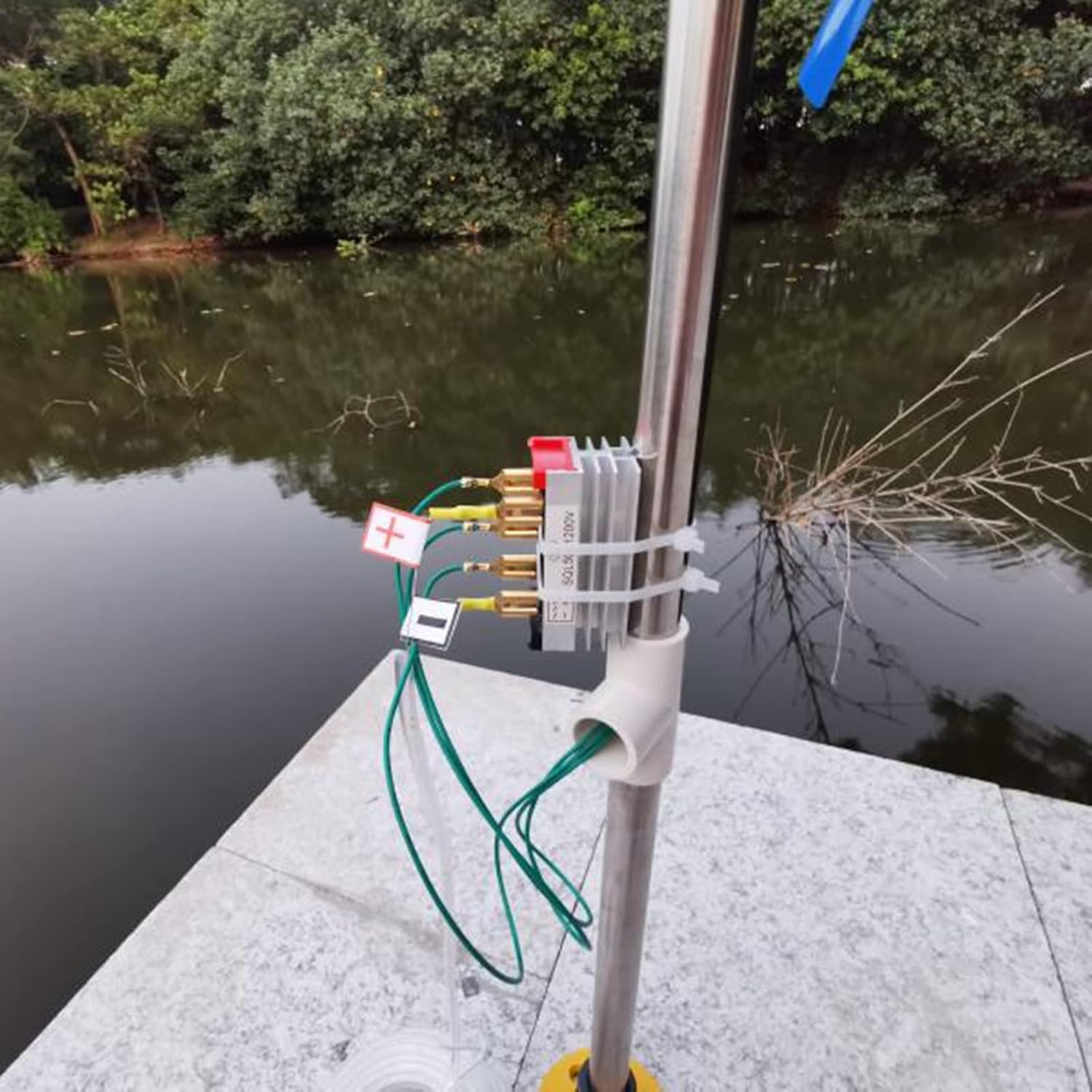 2-25V DC Wind Power Generator DIY 5 Blades Small Wind Power Generator with Lights, Colorful Windmills for Outdoor Lawn Decoration (Color : A)