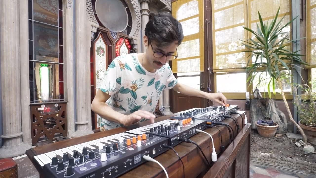 Arturia MICROFREAK Synthesizer Vocoder Keyboard BUNDLE with Arturia Gooseneck Mic, 6ft Pig Hog MIDI Cable, Power Adapter, 2X MIDI Adapters & Polishing Cloth - Vocoder, Analog Synth, & Synthesizer