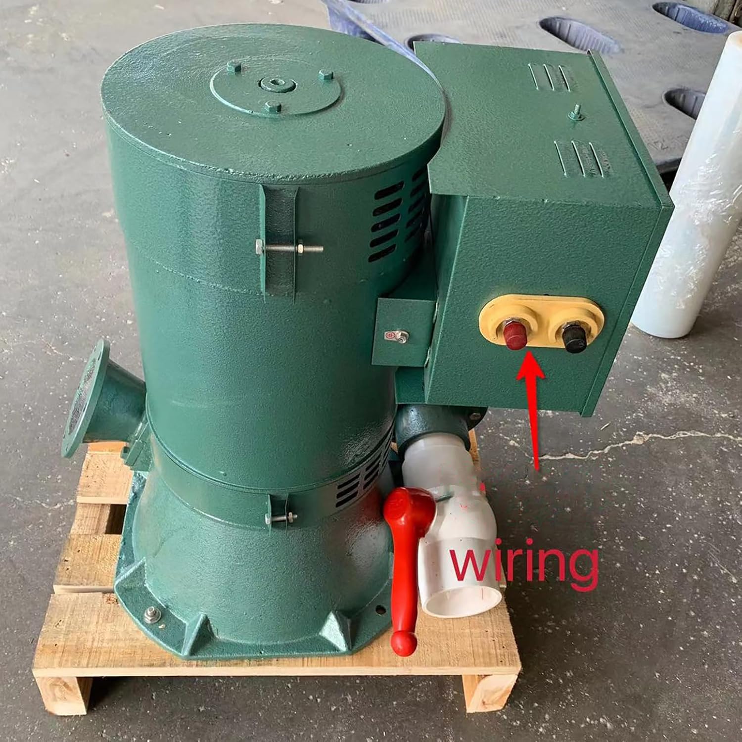 5000W High Power Hydroelectric Generator Single-Phase 220V / Three-Phase 400V Water Turbine Generator with Automatic Voltage Stabilization and Leakage Protection for Home, Outdoor,5kw,220V