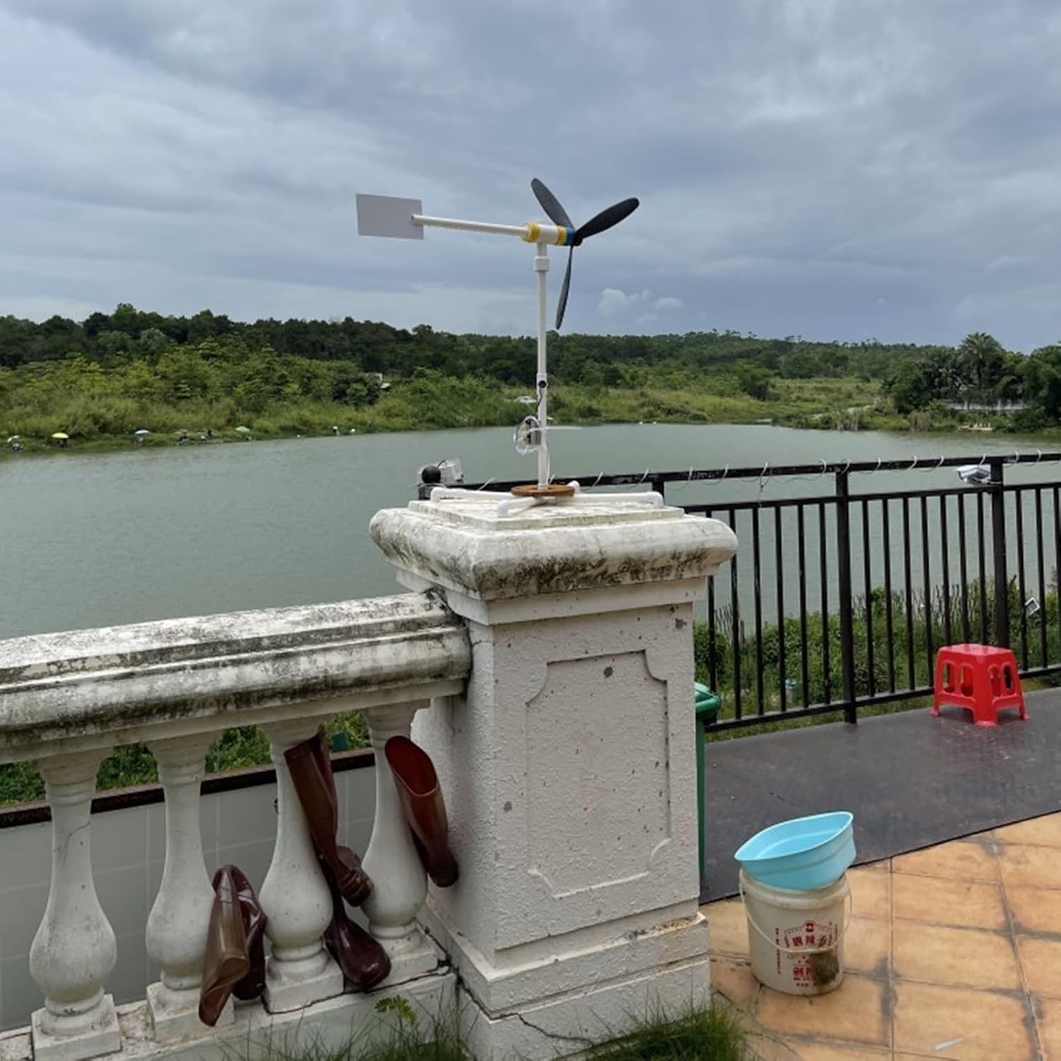 25W DIY Wind Generator Windmill 3 Blades Small Wind Turbine 5-20V DIY Assembly Kit Generator Model with LED Lights and Light String(20m Light String)