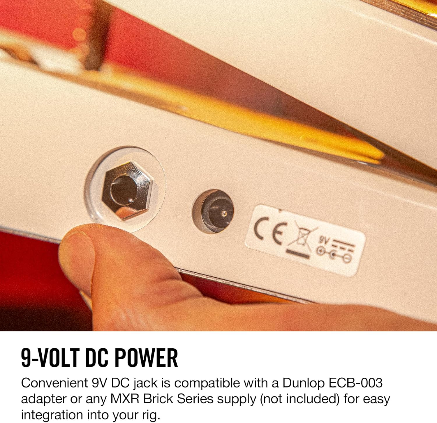 JIM DUNLOP 105Q Cry Baby Bass Wah Guitar Effects Pedal, White