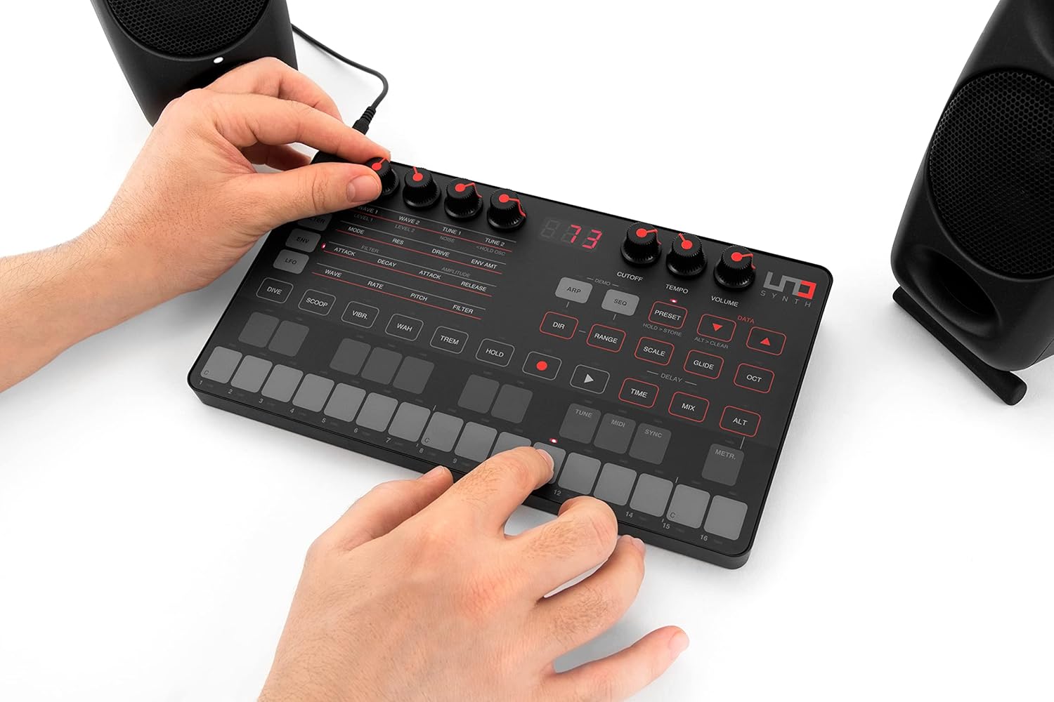 IK Multimedia UNO Synth portable monophonic real analog synthesizer with sequencer, arpeggiator, battery operation, full MIDI/USB control and Mac/PC/iPad editor software
