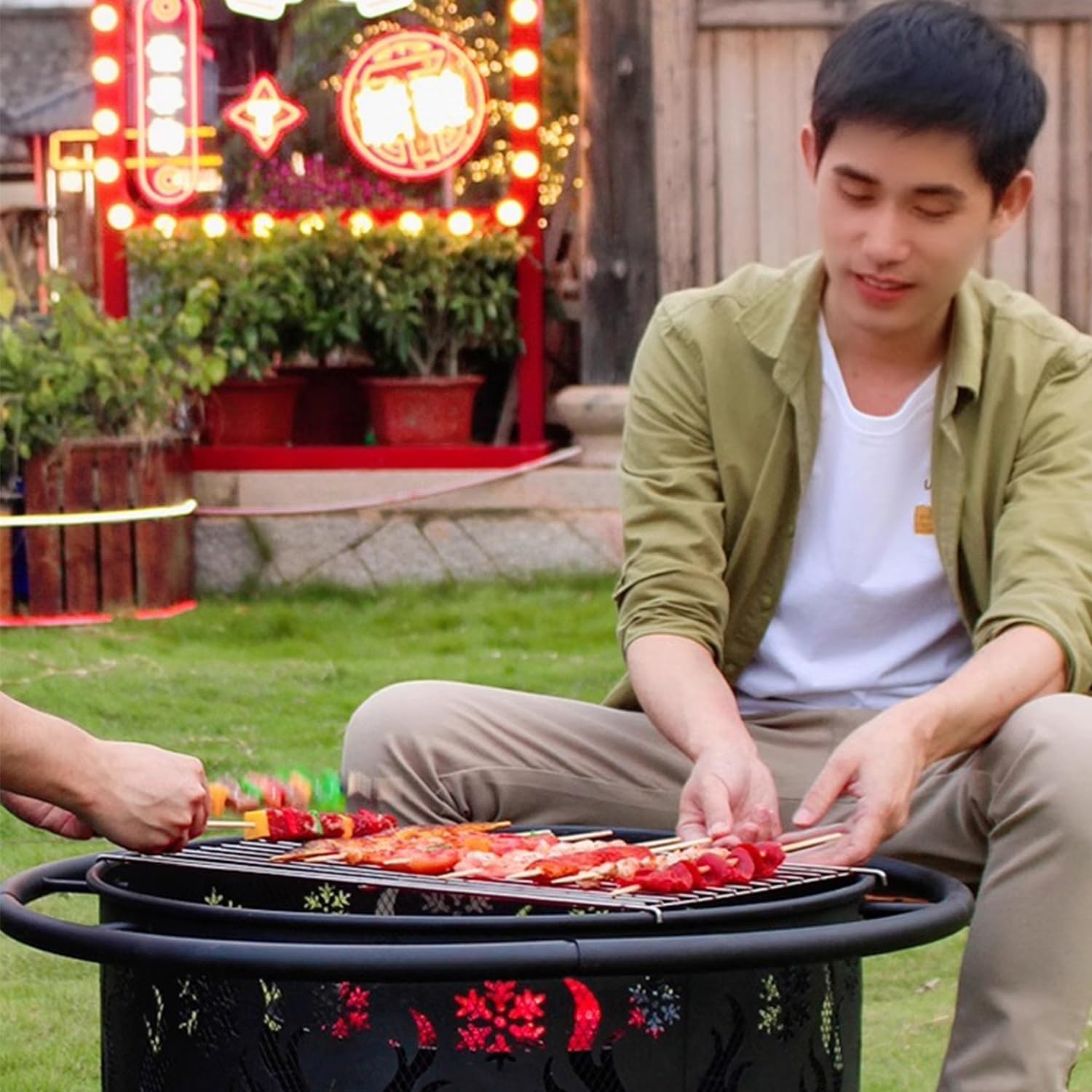 Around the fireplace to cook tea campfire stove, home firewood fire pit, winter heating outdoor charcoal fireplace, villa patio barbecue grill.(Fence)