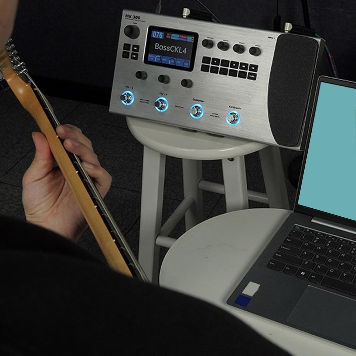 MK300 Professional Guitar Processor ANN Technology 117DB Dynamic Range 3 Pin Output Drum Machine and Drum Machine with Cable Build