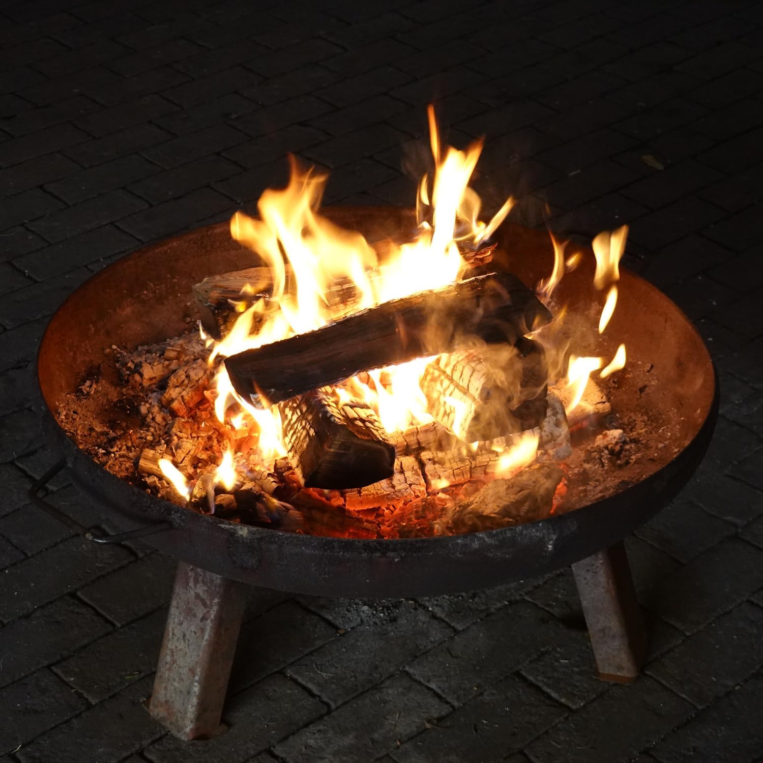 B&B Charcoal Piñon Mini Logs – 0.65 cu. ft. Pack, 18 lbs of 100% Natural Piñon Pine Firewood for Fire Pits, Fireplaces, Chimineas & Campfires – Long Burning, Aromatic, Clean-Burning Logs (2 Pack)