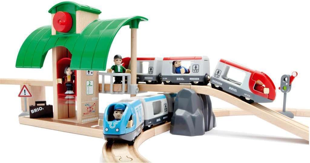 BRIO World - 33512 Travel Switching Set | Premium Wooden Train Toy Set with 42 Pieces & Accessories | Perfect for Children Ages 3 and Up | Compatible with All BRIO Railway Toys