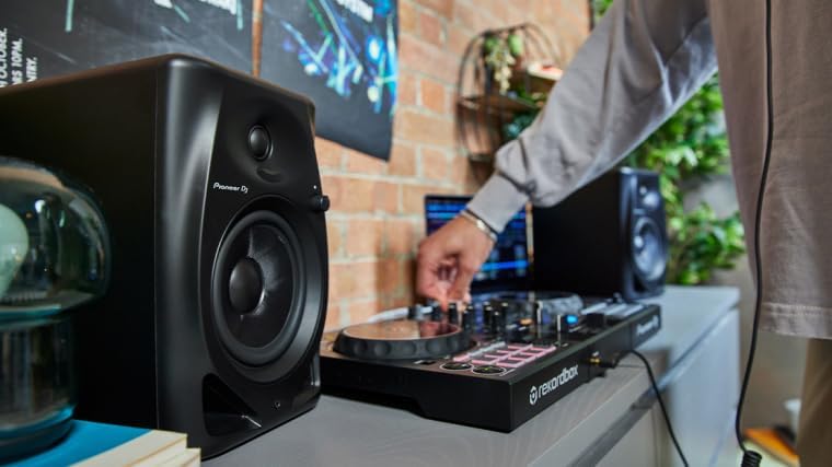 Pioneer DM-50D Active 5