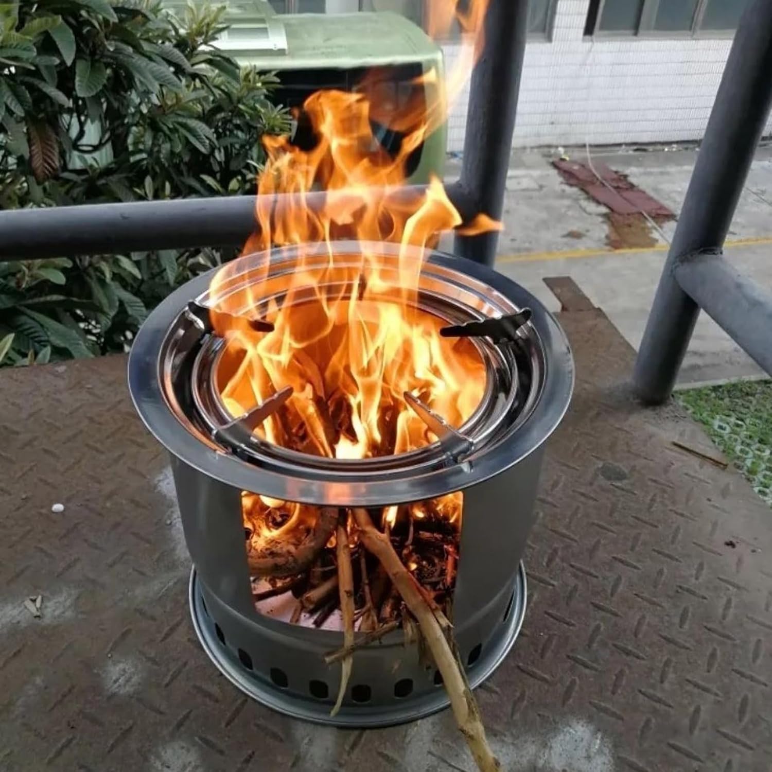 Outdoor Folding Fire Pit Fireplace,Portable BBQ Grill,Carbon Steel Galvanised Material,with Storage Bag,with Grill Mesh,Grill Pan,for Picnic,Campfire,Patio,Etc.,29×24cm