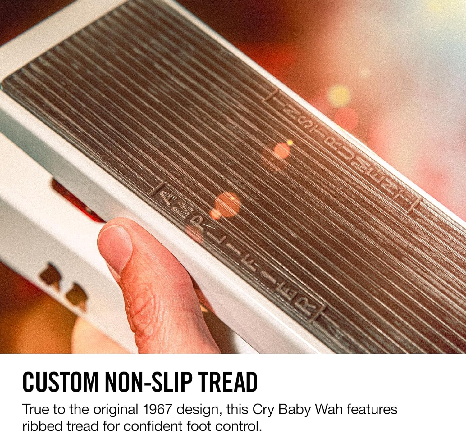 JIM DUNLOP 105Q Cry Baby Bass Wah Guitar Effects Pedal, White