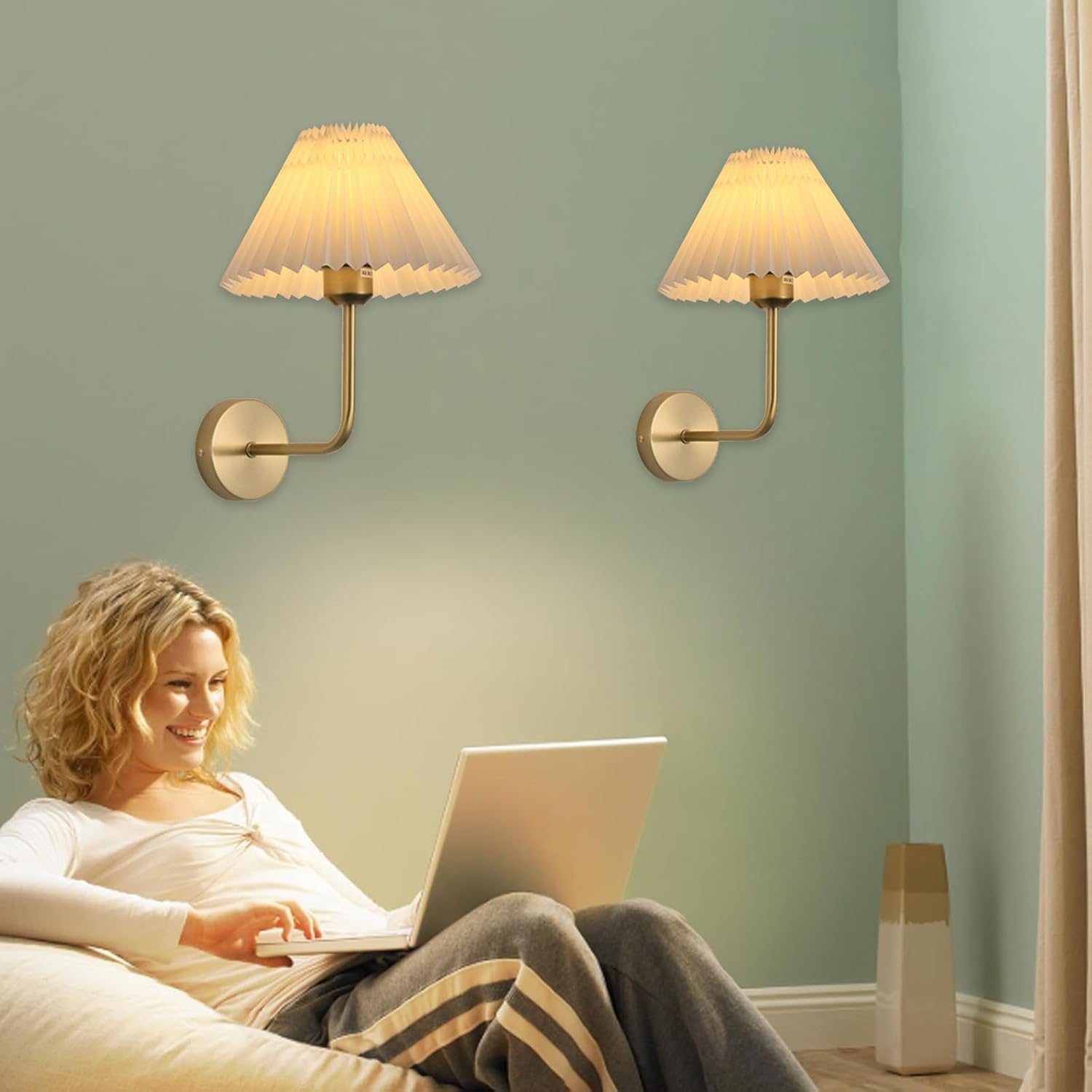 Minimalist Patio Wall Light Outside Wall Sconces Warm White 3000K Disc Circle Outdoor Mounted Sconces Modern Porch Light Outdoor Lighting Fixture