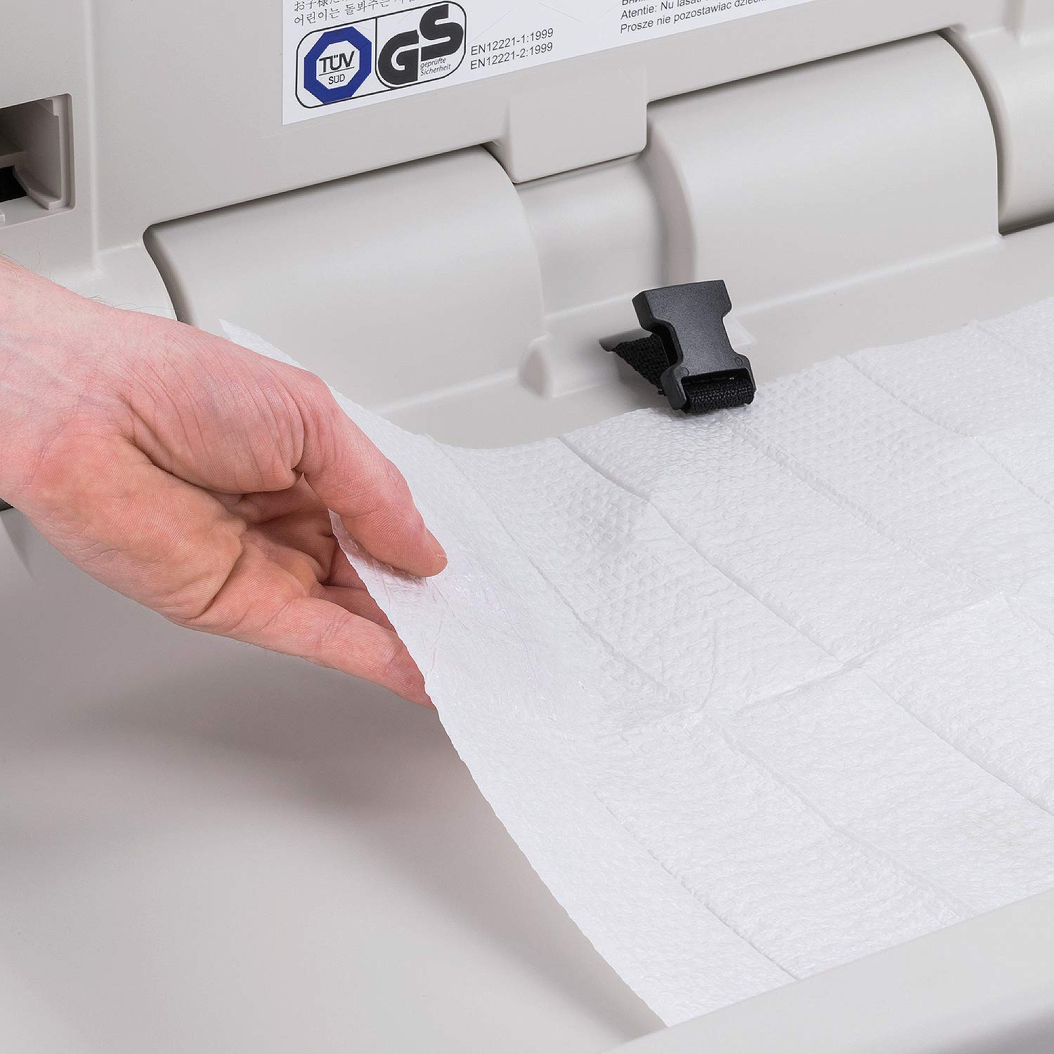 Rubbermaid Commercial Products Baby Changing Station Liners for Commercial Baby Changing Tables, Fast Maximum Absorption, for Small Businesses/Restaurants/Hotels/Schools/Airports/Offices