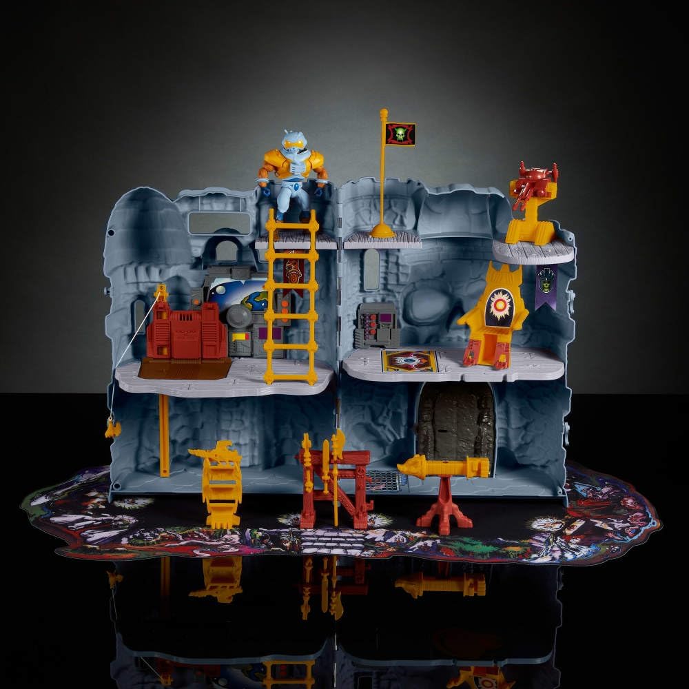 Masters of The Universe Vintage Castle Grayskull Playset with Display Mat & Spaceman Figure, Jawbridge & Other Features & Accessories (Amazon Exclusive)