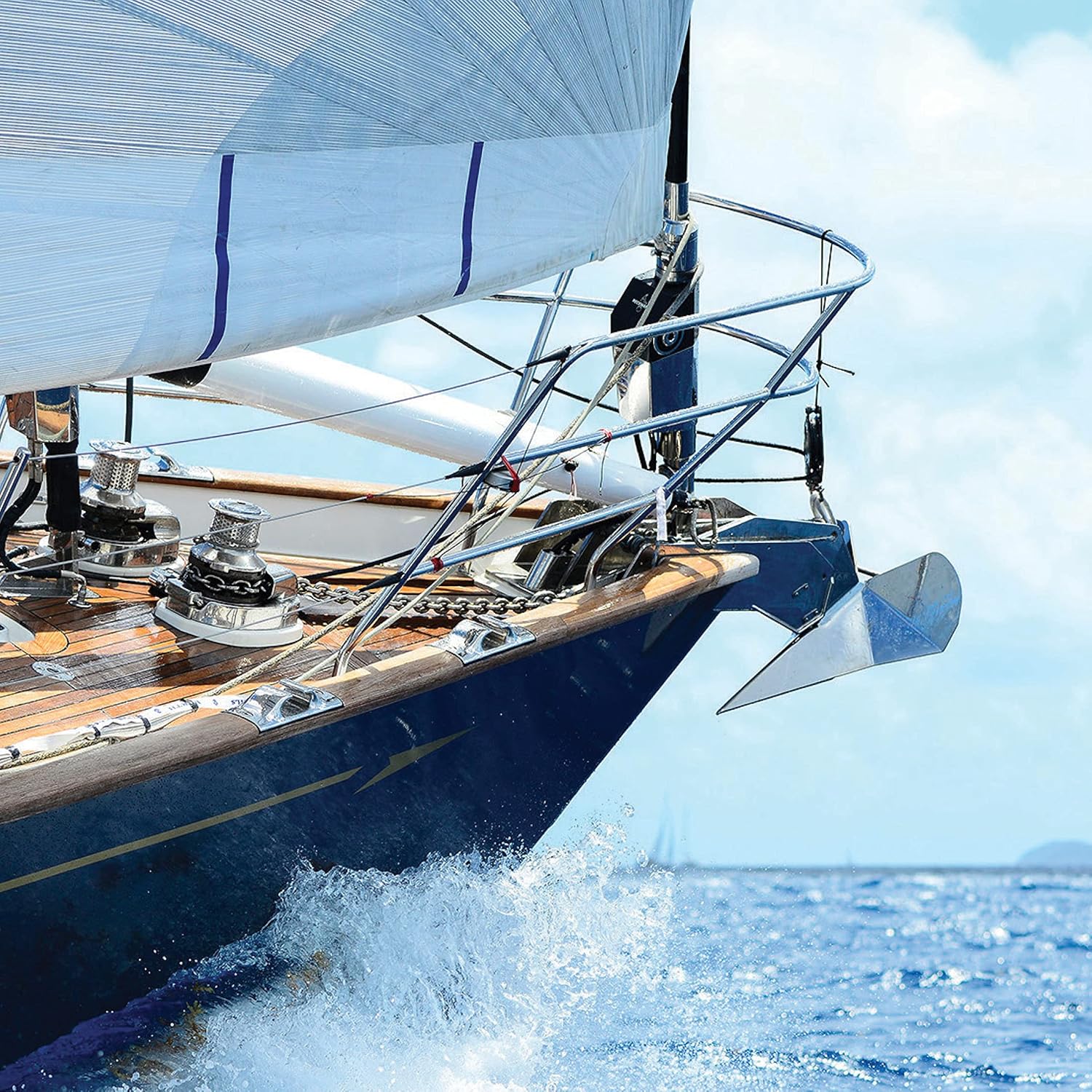 Lewmar Ocean Self Tailing Winch 16CST Single Speed in Aluminum – Single Speed Size 16 Winch, Gear Ratio 2:1, Power Ratio 15.8:1, Measures 4-3/4