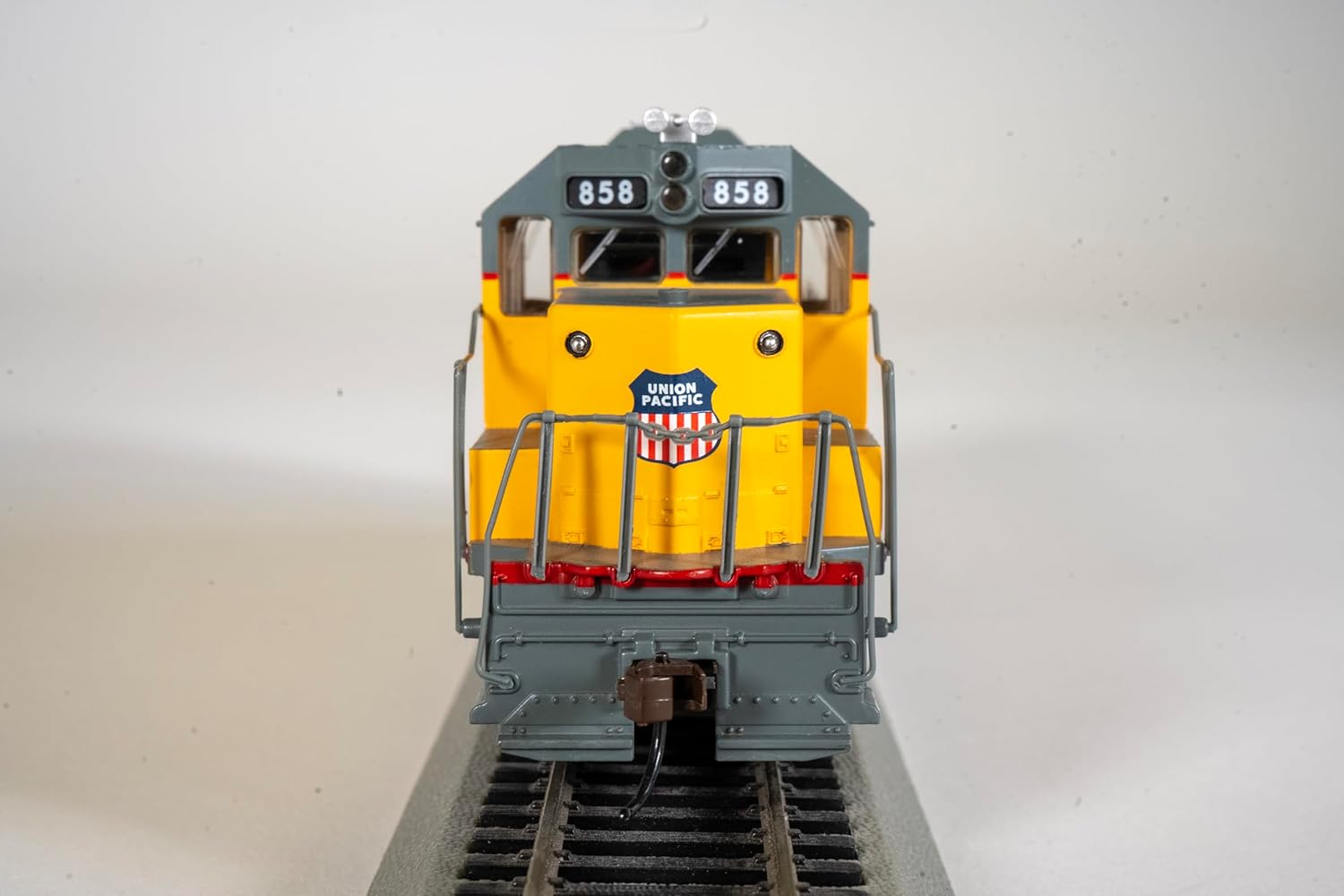 Bachmann Trains - EMD GP40 - DCC Sound Value Equipped Locomotive - Union Pacific® #858 - HO Scale
