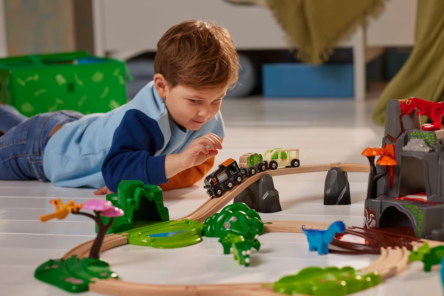 BRIO World Dinosaur Deluxe Set - 44-Piece FSC-Certified - Wood Train Set & Accessories - Works with All Wooden Train Sets - Dinosaur Train Engine, 2 Wagons, 8 Dinosaurs, Tracks & More - Kids Ages 3+