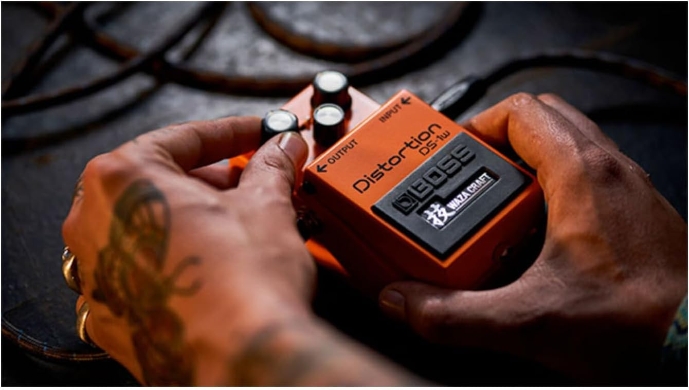 BOSS MD-2 Mega Distortion Guitar Pedal (MD-2)