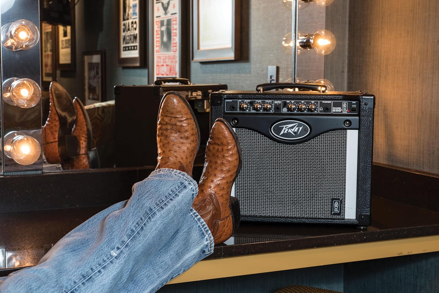 Peavey Rage® 258 Combo Guitar Amp. TransTube® Technology, Preamp & Power Amp-Tech, 2-Yr Warranty, Legendary Peavey, 8 inch Super-Duty Blue Marvel® Speaker, 25 Watts