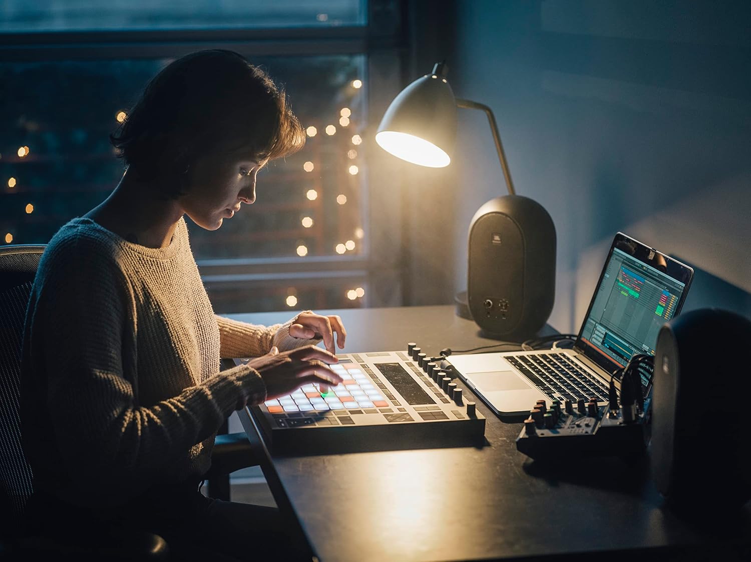 JBL Professional 1 Series 104-BT Compact Desktop Reference Monitors with Bluetooth, White, Sold as Pair, 4.5-inch Speaker