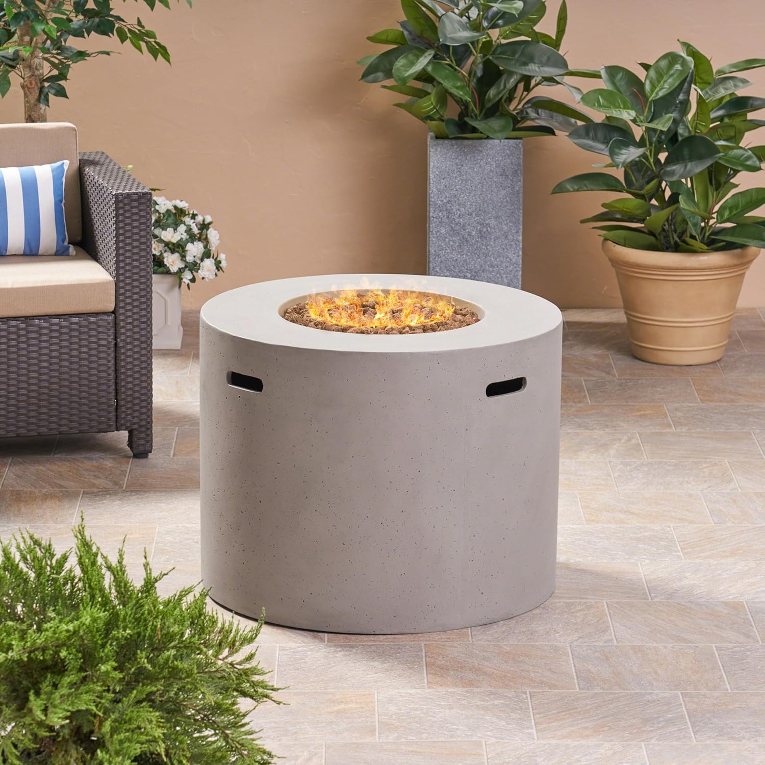 31 Inches Round Light Grey Fire Pit 40,000 Btu Outdoor Propane Fire Pit with Lava Rocks, Patio, Backyard, and Deck Durable Stylish (1 Doors)