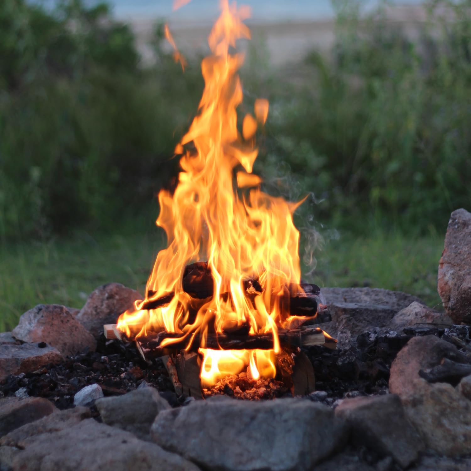 B&B Charcoal Piñon Mini Logs – 0.65 cu. ft. Pack, 18 lbs of 100% Natural Piñon Pine Firewood for Fire Pits, Fireplaces, Chimineas & Campfires – Long Burning, Aromatic, Clean-Burning Logs (2 Pack)