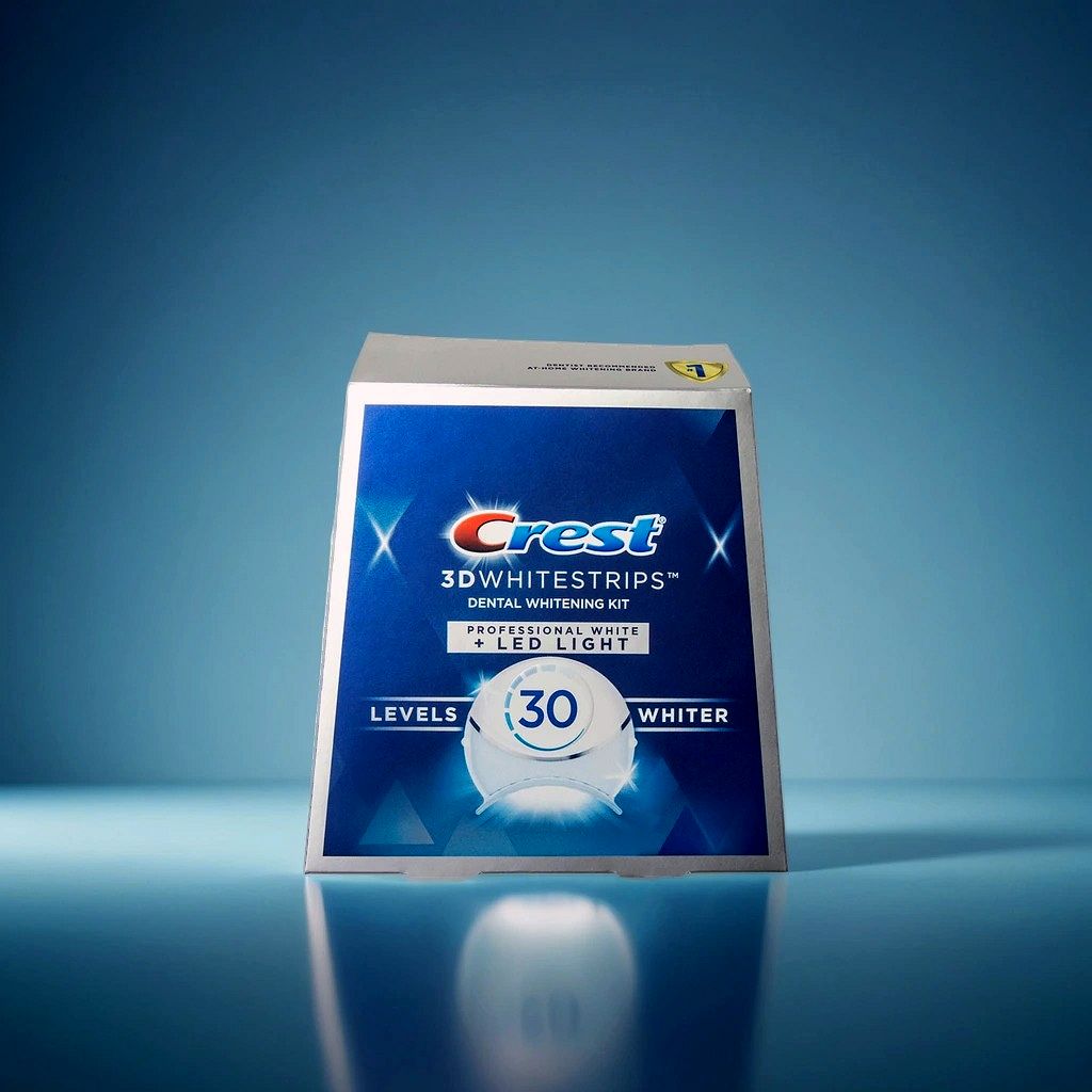 Crest 3D Prof White Teeth Whitening Kit+LED Light -38 Strips 10/26+ Dented Box